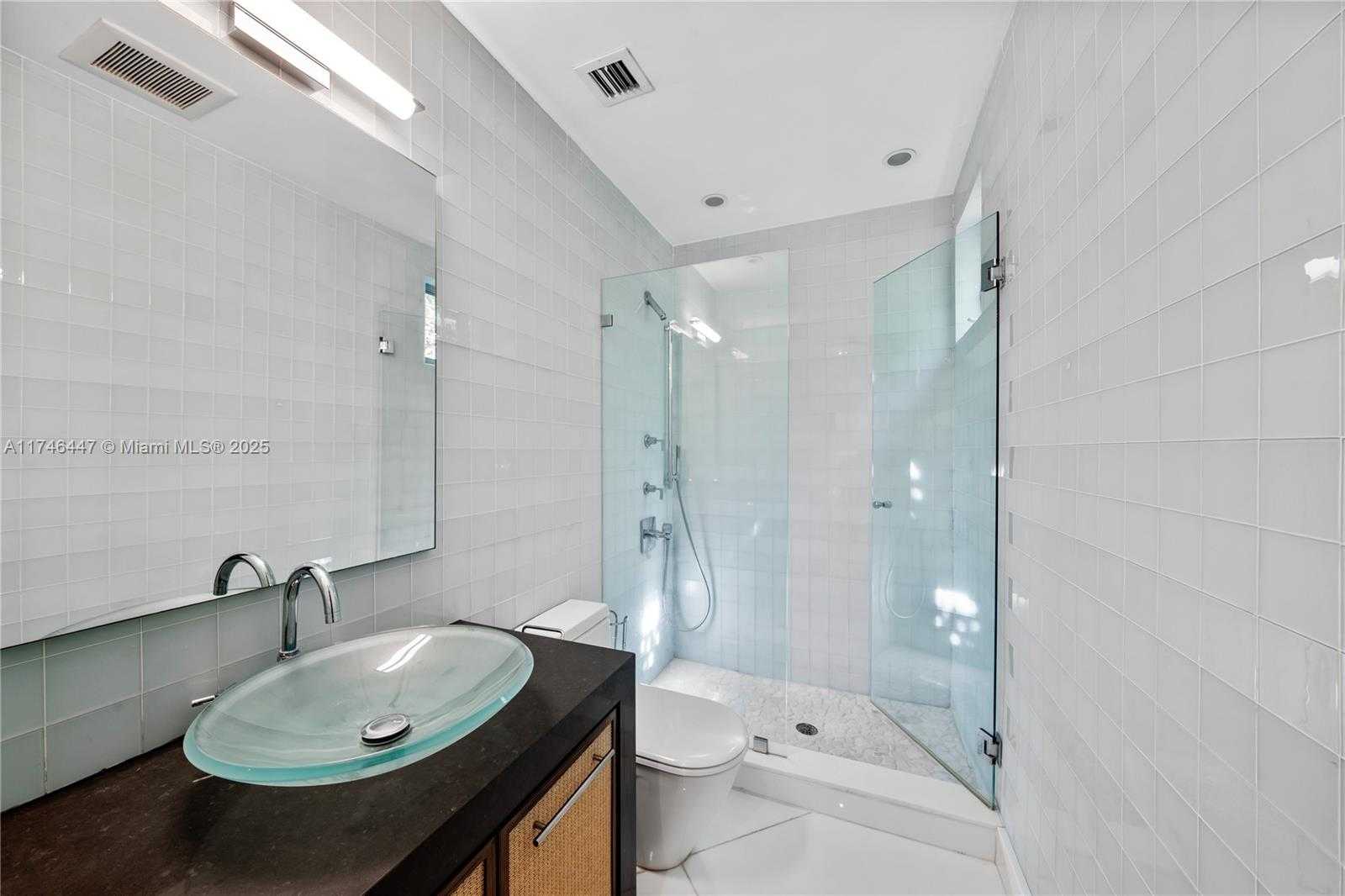 Small Image of 227 EAST DILIDO DR, Miami Beach Number 79