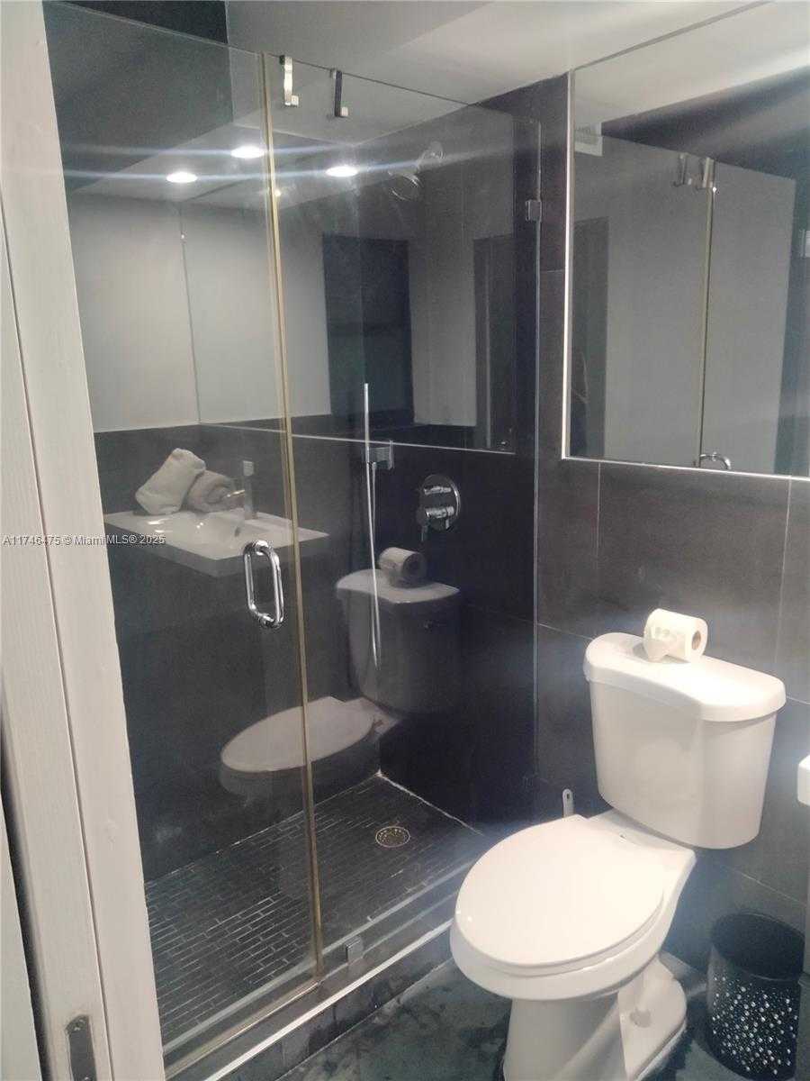 Small Image of 1800 COLLINS AVE #6B, Miami Beach Number 12