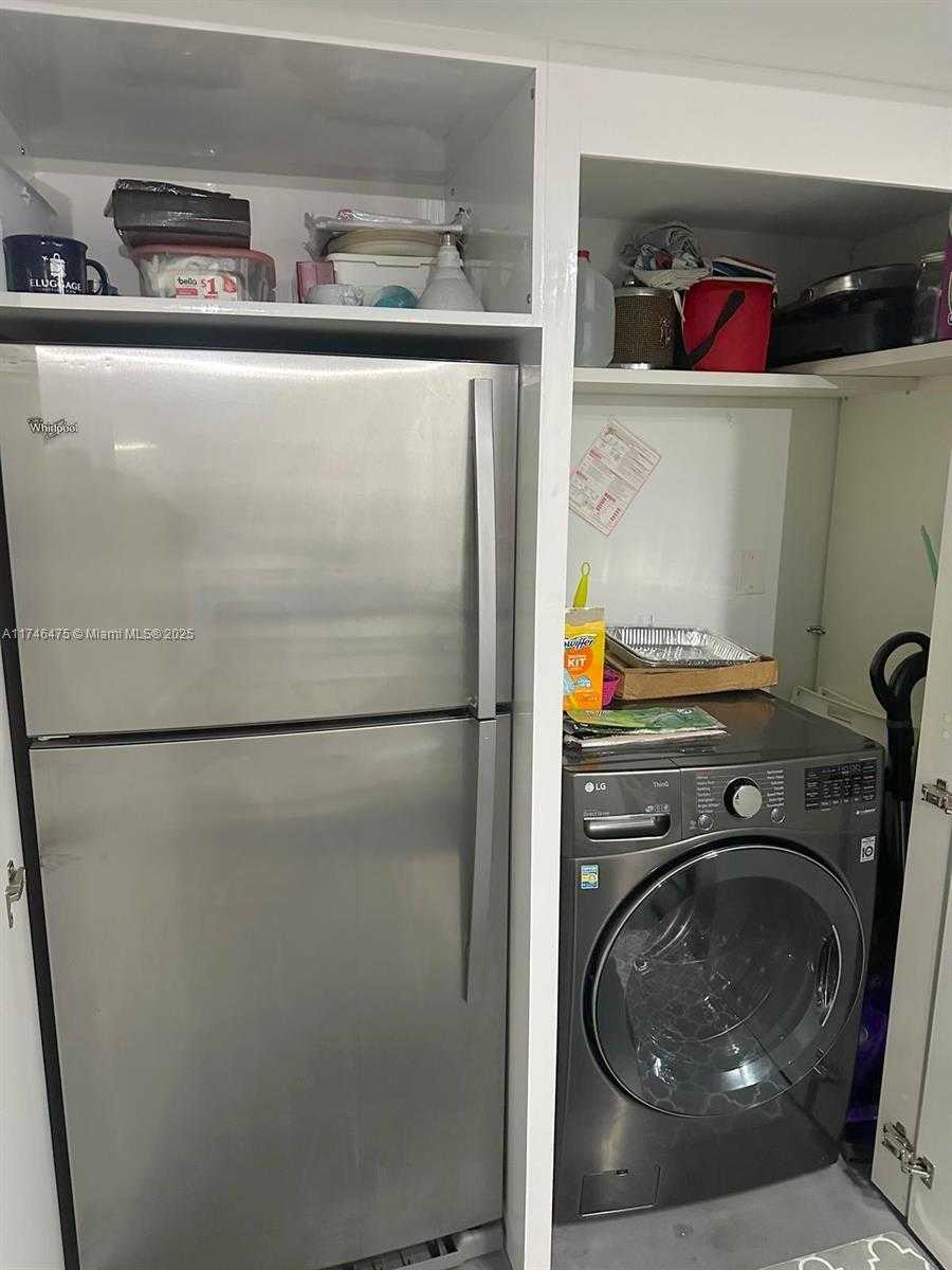 Small Image of 1800 COLLINS AVE #6B, Miami Beach Number 5