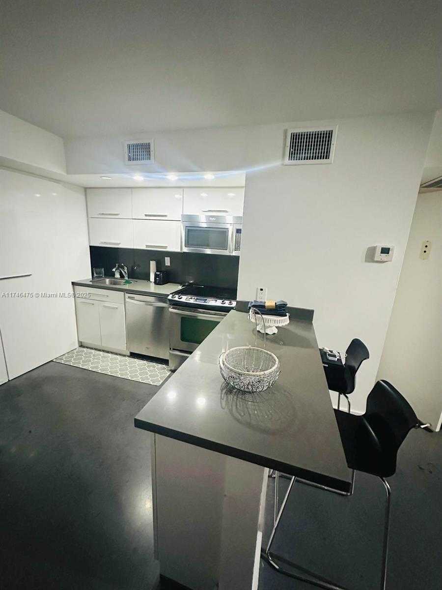Small Image of 1800 COLLINS AVE #6B, Miami Beach Number 6