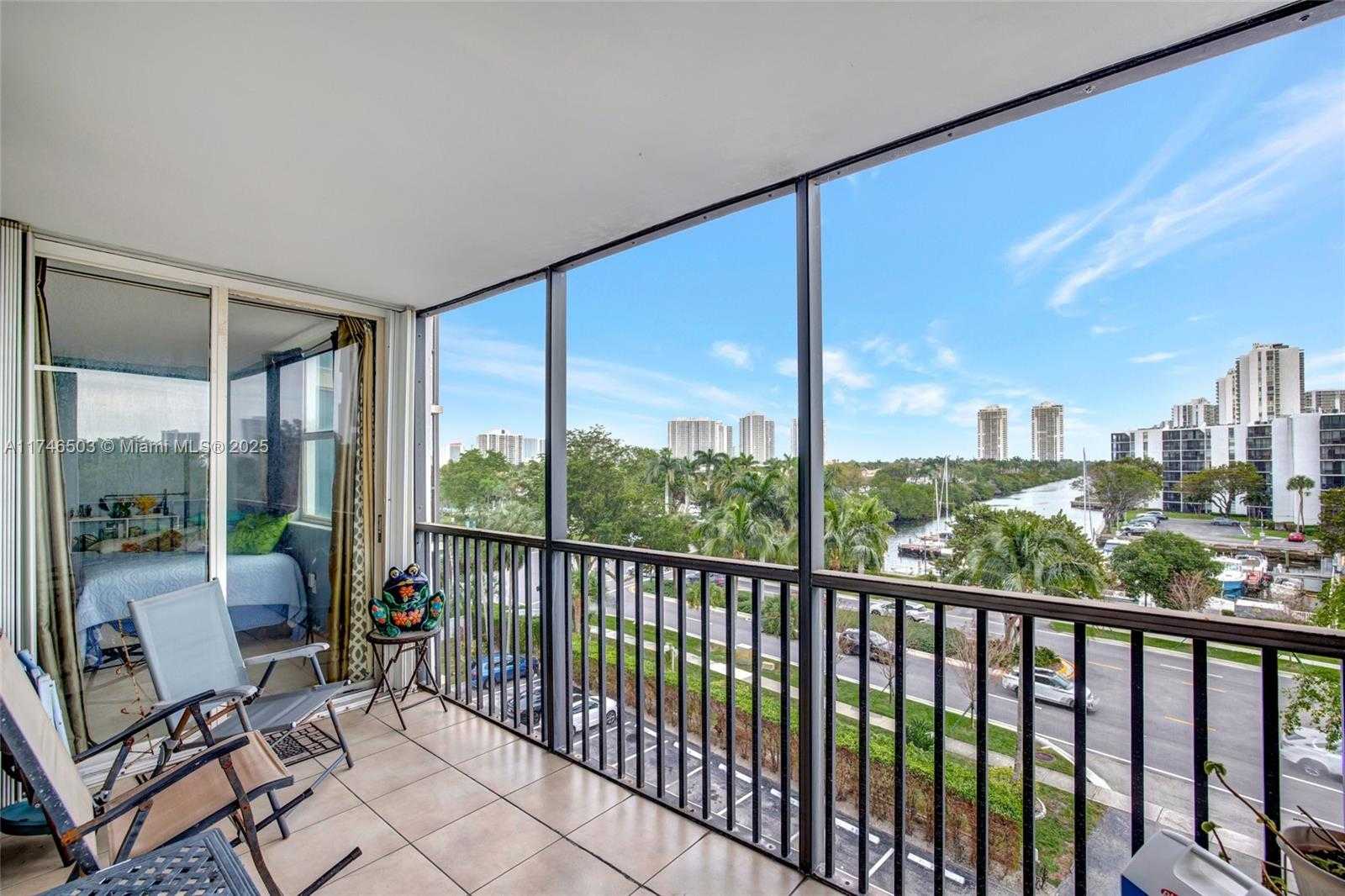 Small Image of 3375 NORTH COUNTRY CLUB DR #404, Aventura Number 2