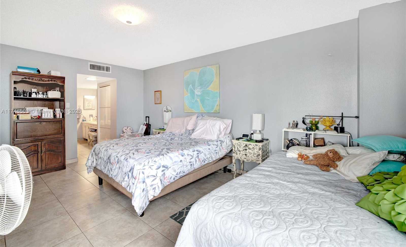 Small Image of 3375 NORTH COUNTRY CLUB DR #404, Aventura Number 26