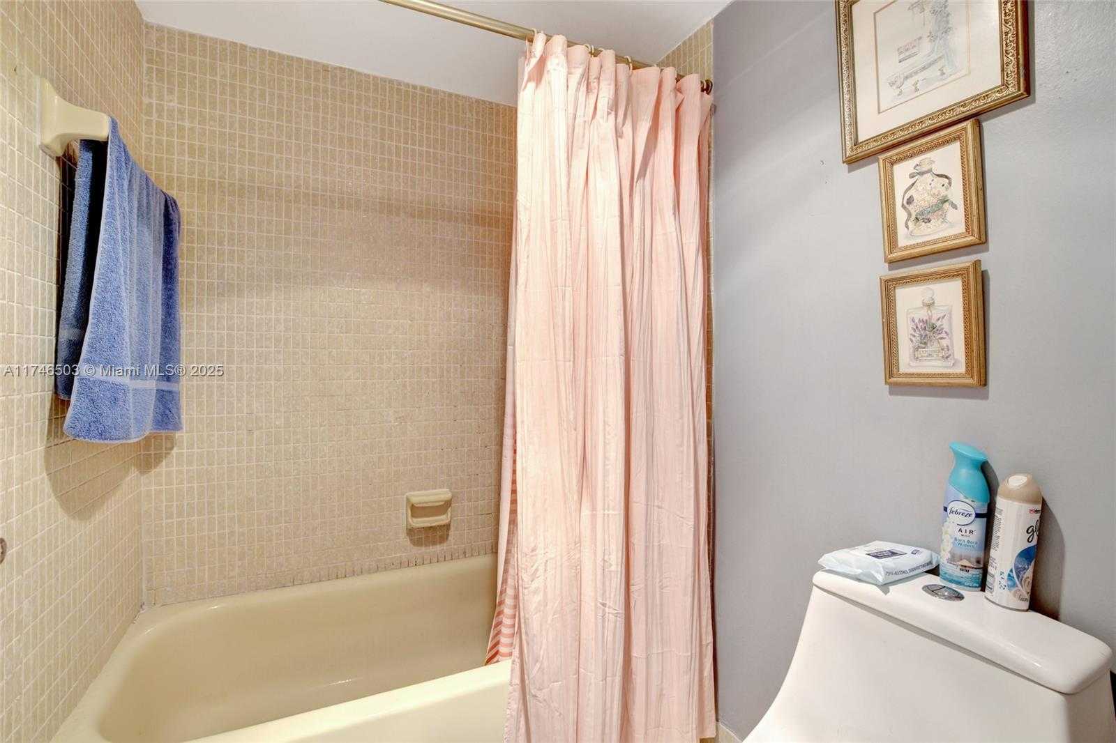 Small Image of 3375 NORTH COUNTRY CLUB DR #404, Aventura Number 28