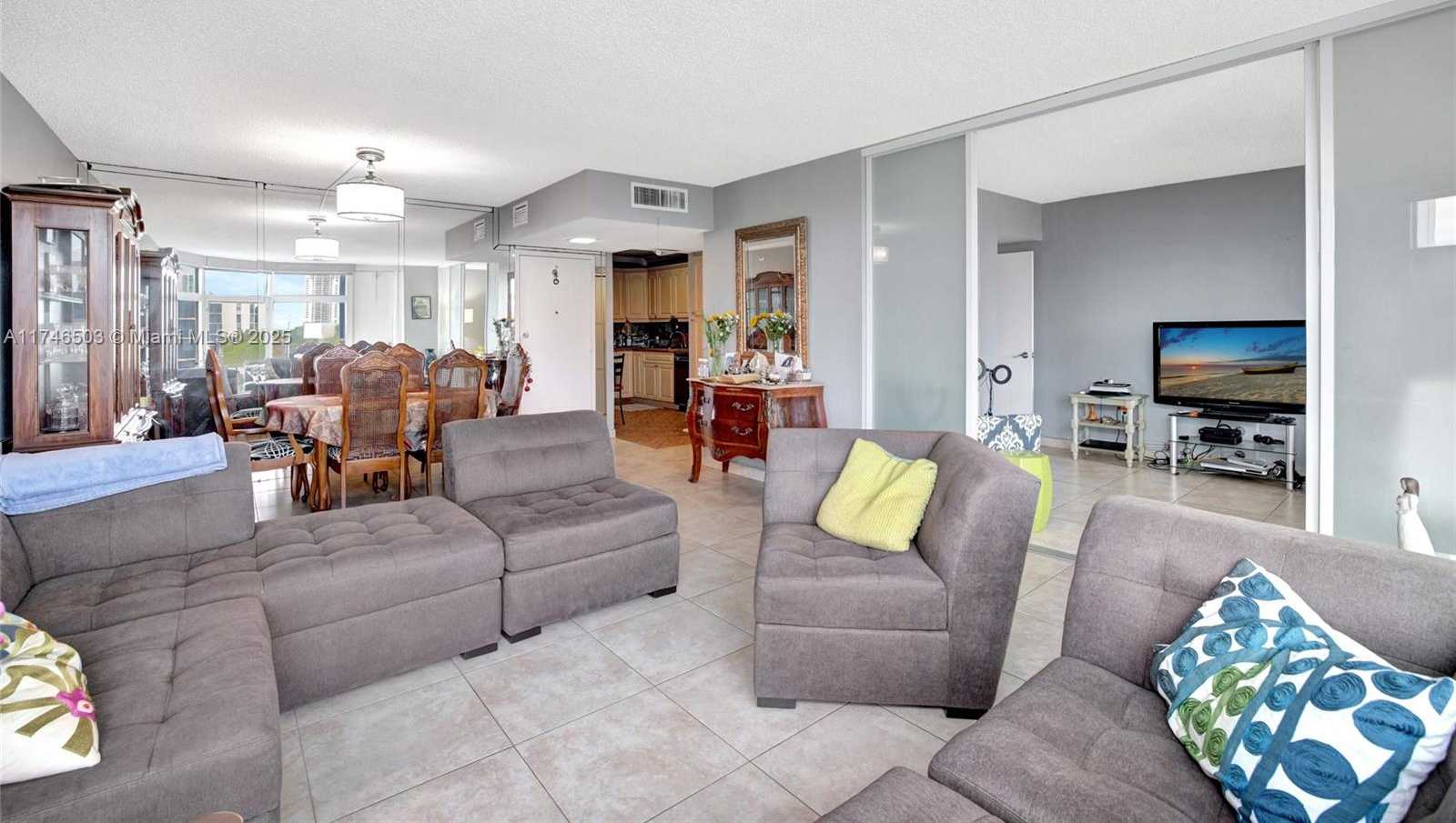 Small Image of 3375 NORTH COUNTRY CLUB DR #404, Aventura Number 6