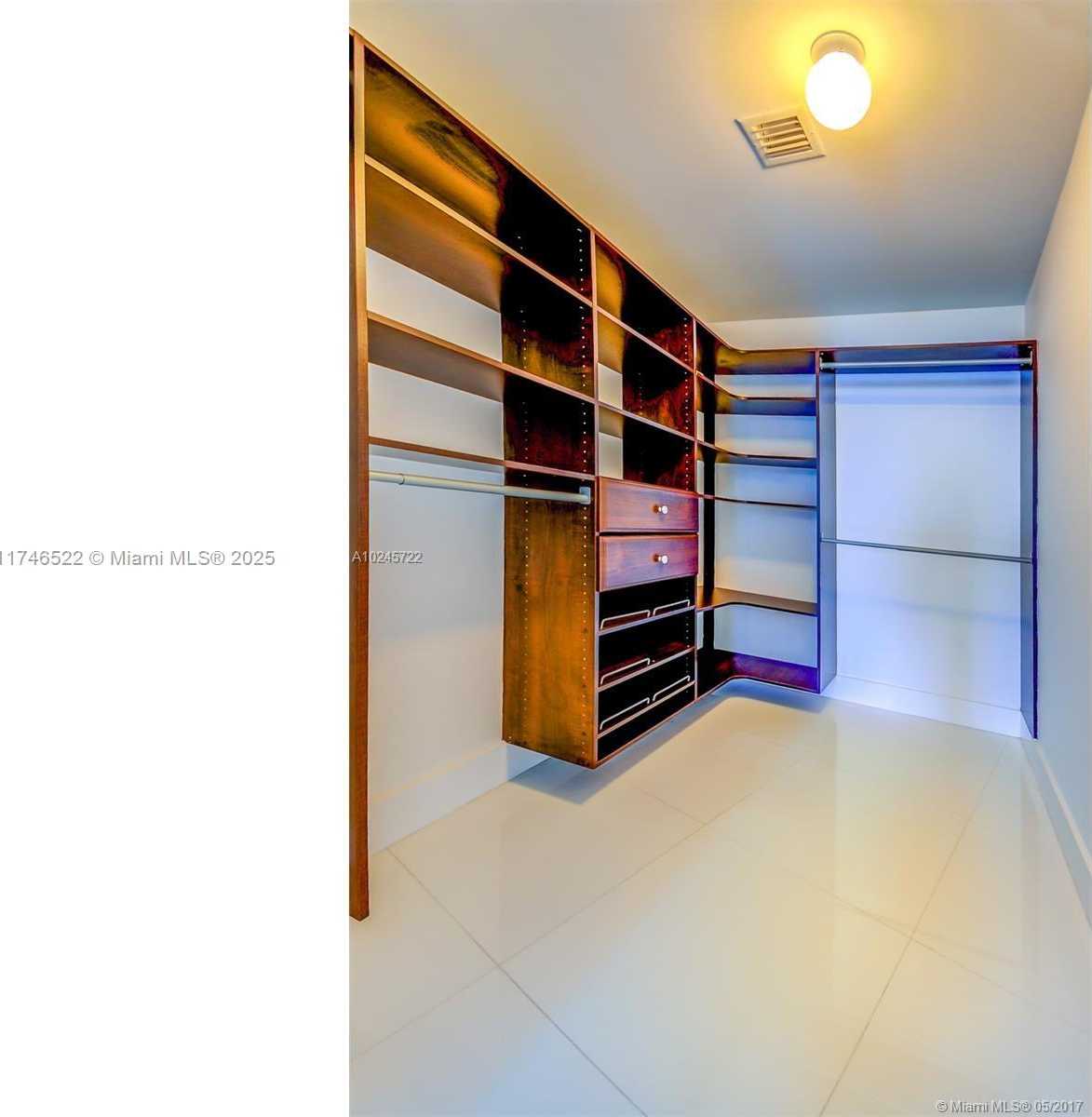Small Image of 200 BISCAYNE BOULEVARD WAY #3404, Miami Number 13