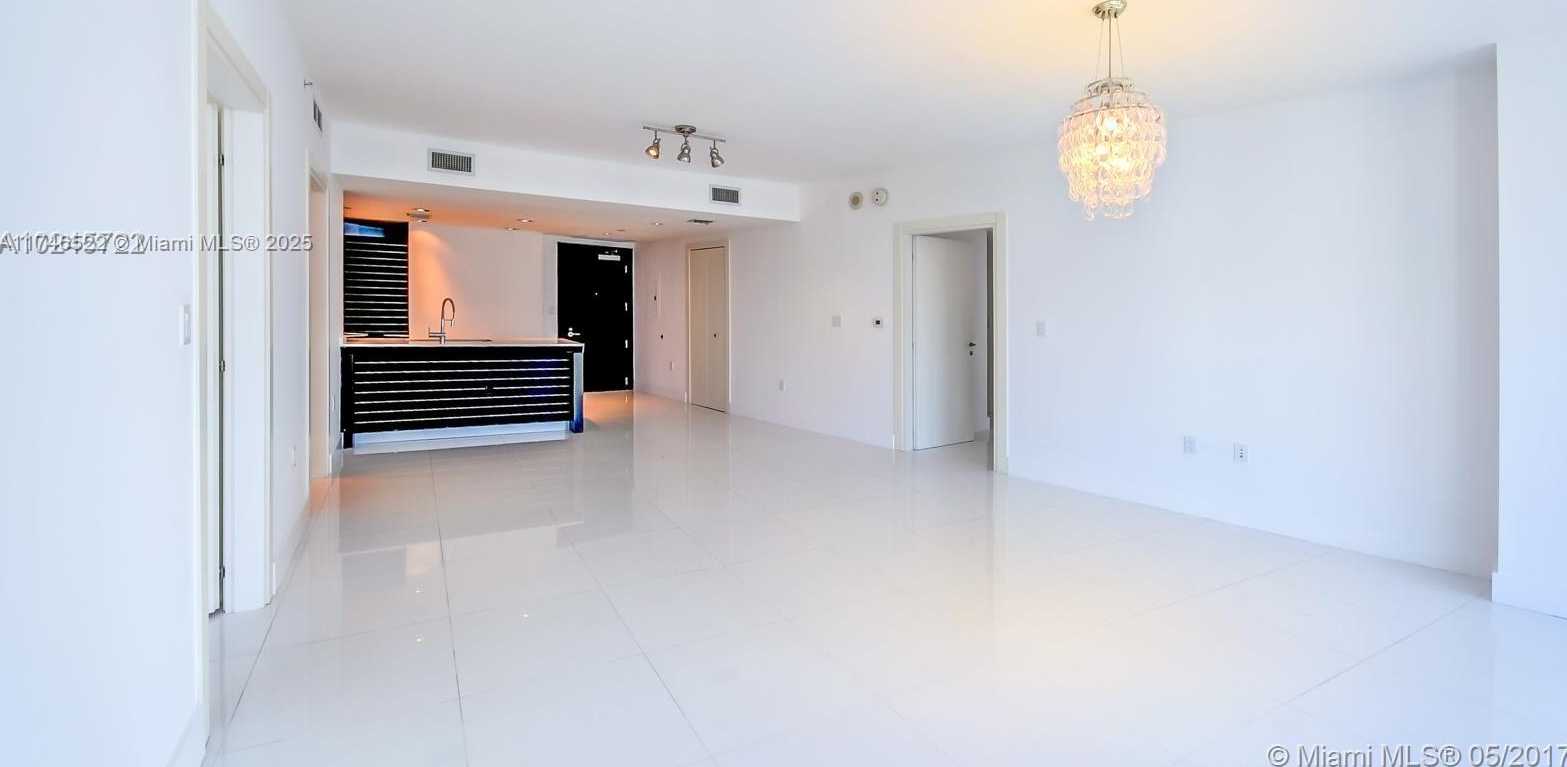 Small Image of 200 BISCAYNE BOULEVARD WAY #3404, Miami Number 16