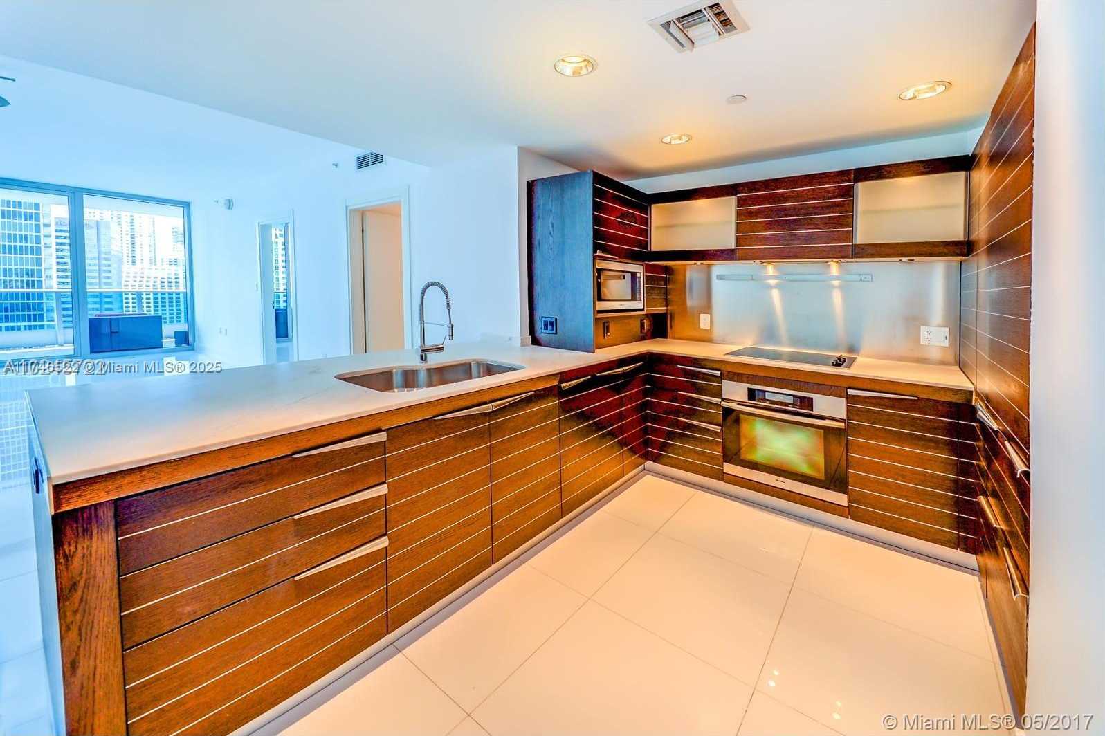 Small Image of 200 BISCAYNE BOULEVARD WAY #3404, Miami Number 19