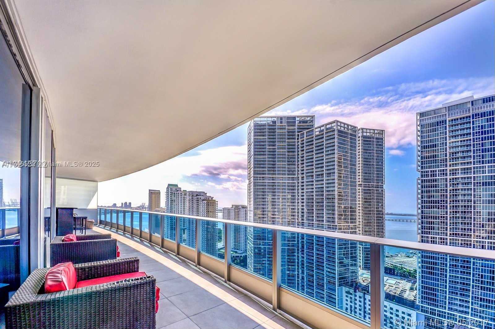 Small Image of 200 BISCAYNE BOULEVARD WAY #3404, Miami Number 2