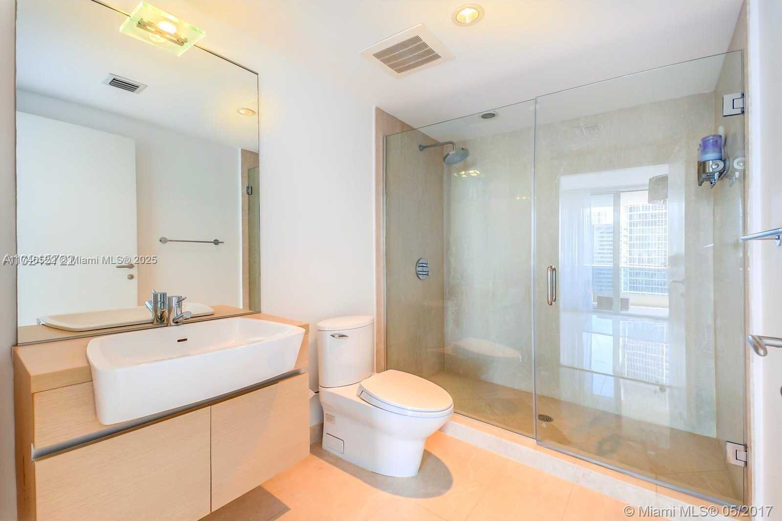 Small Image of 200 BISCAYNE BOULEVARD WAY #3404, Miami Number 22