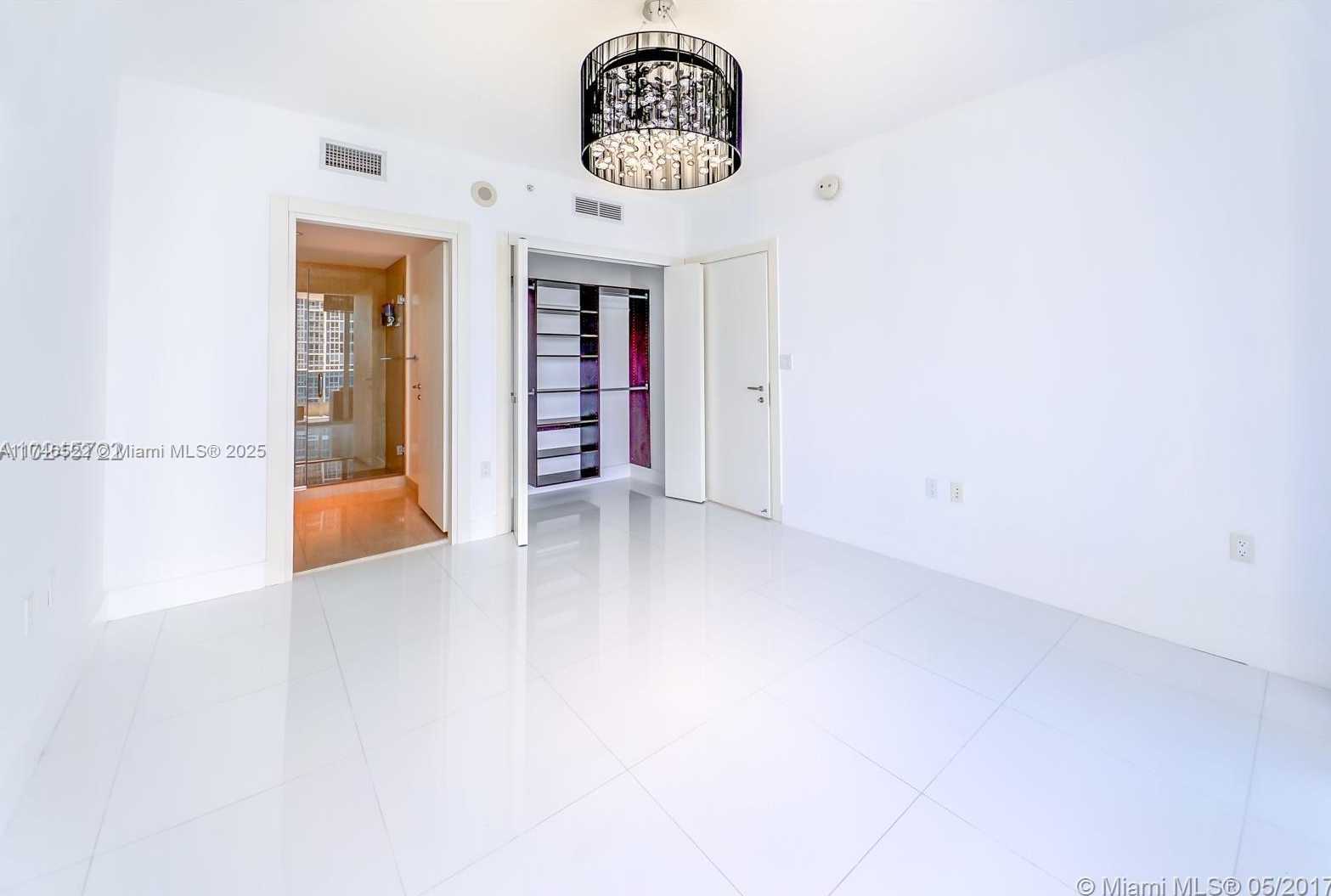 Small Image of 200 BISCAYNE BOULEVARD WAY #3404, Miami Number 4
