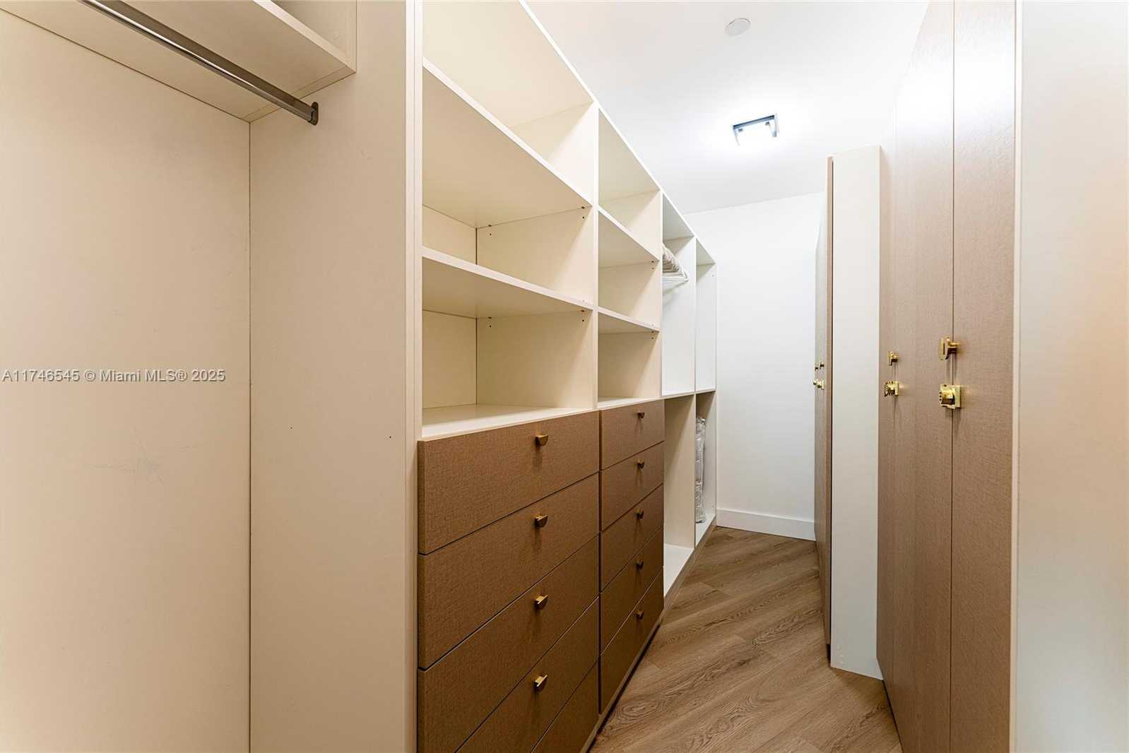 Small Image of 15901 COLLINS AVE #903, Sunny Isles Beach Number 24