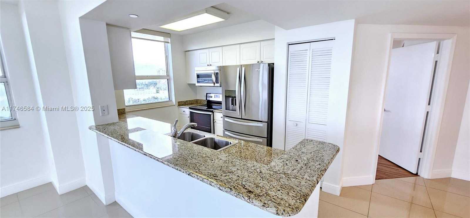Small Image of 19501 WEST COUNTRY CLUB DR #1509, Aventura Number 14