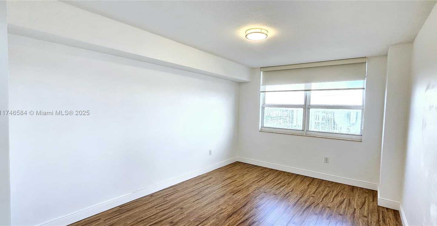 Small Image of 19501 WEST COUNTRY CLUB DR #1509, Aventura Number 16