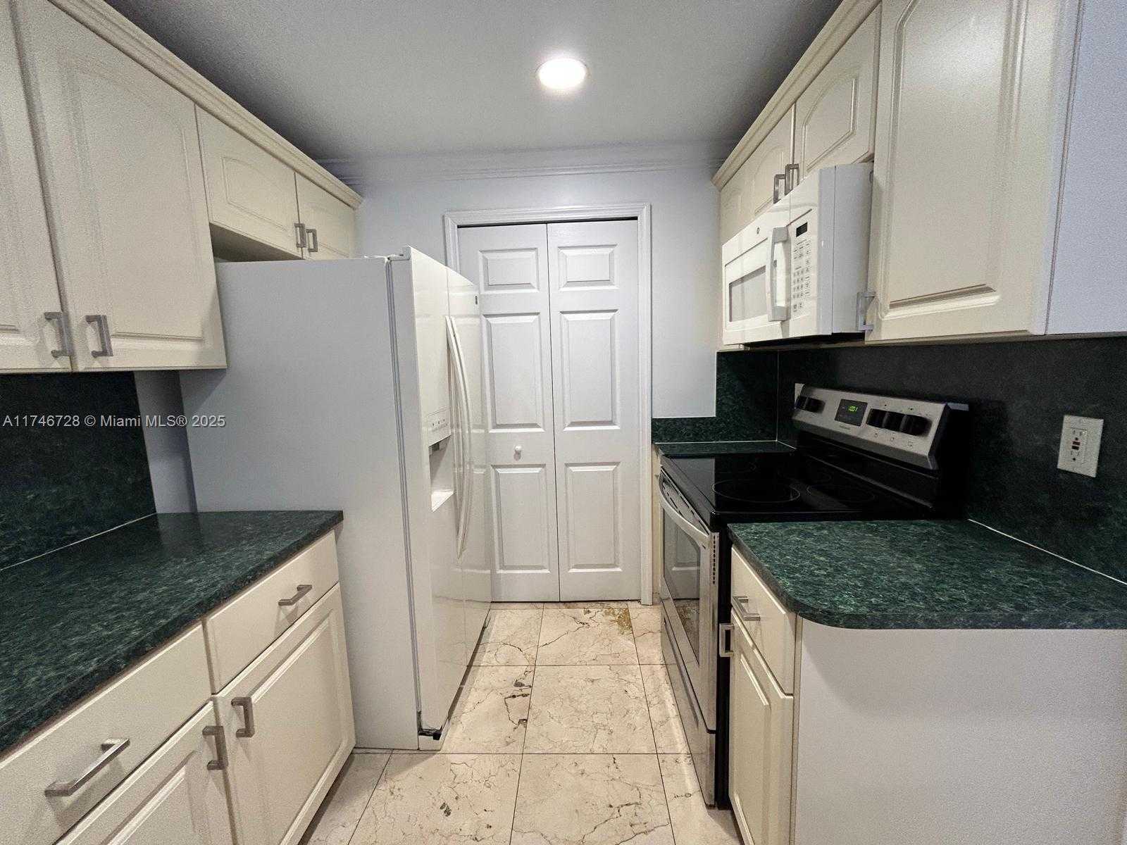 Small Image of 6700 NW 114th Ave, Doral, FL 33178, USA Number 10