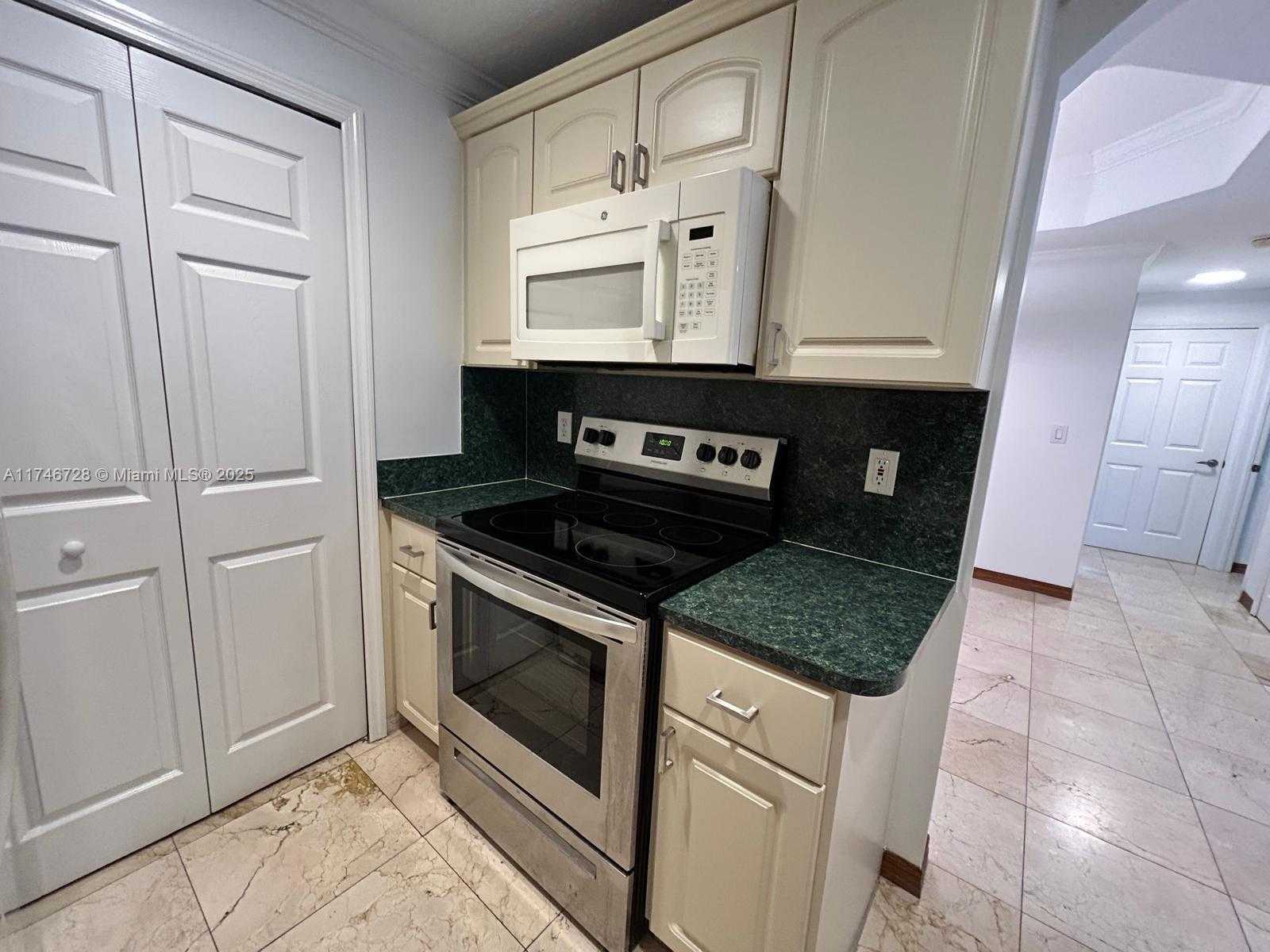 Small Image of 6700 NW 114th Ave, Doral, FL 33178, USA Number 11