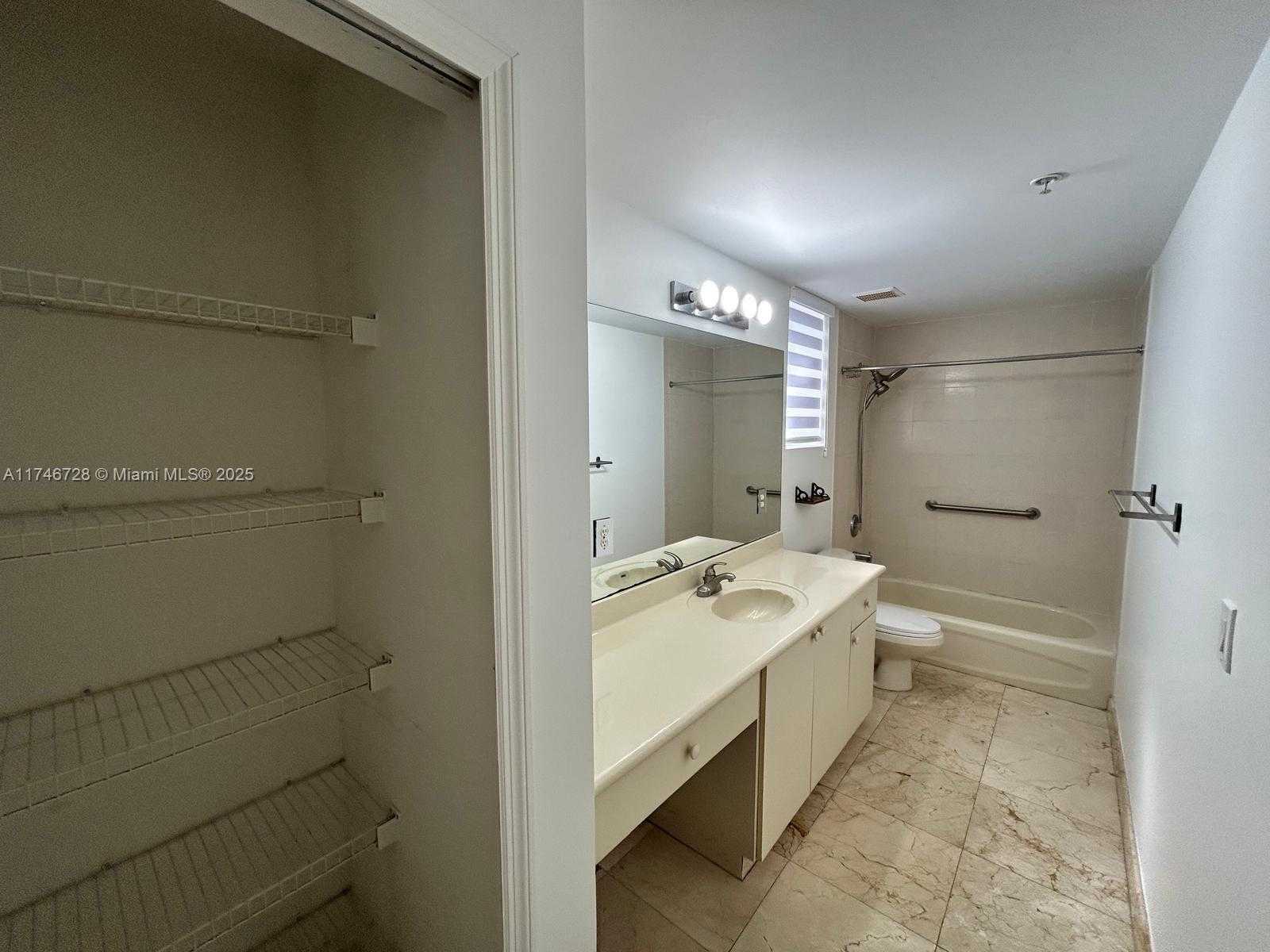 Small Image of 6700 NW 114th Ave, Doral, FL 33178, USA Number 26