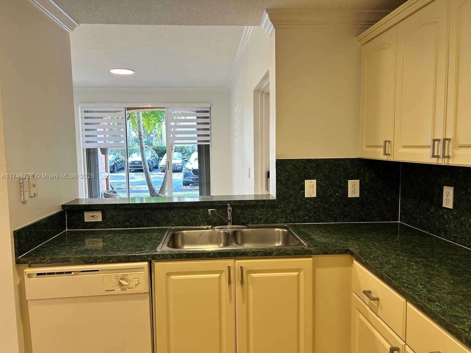 Small Image of 6700 NW 114th Ave, Doral, FL 33178, USA Number 8