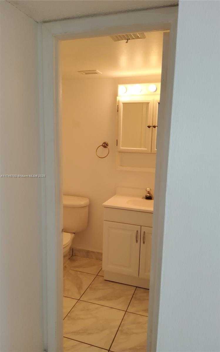 Small Image of 1410 SOUTH OCEAN DR #703, Hollywood Number 12