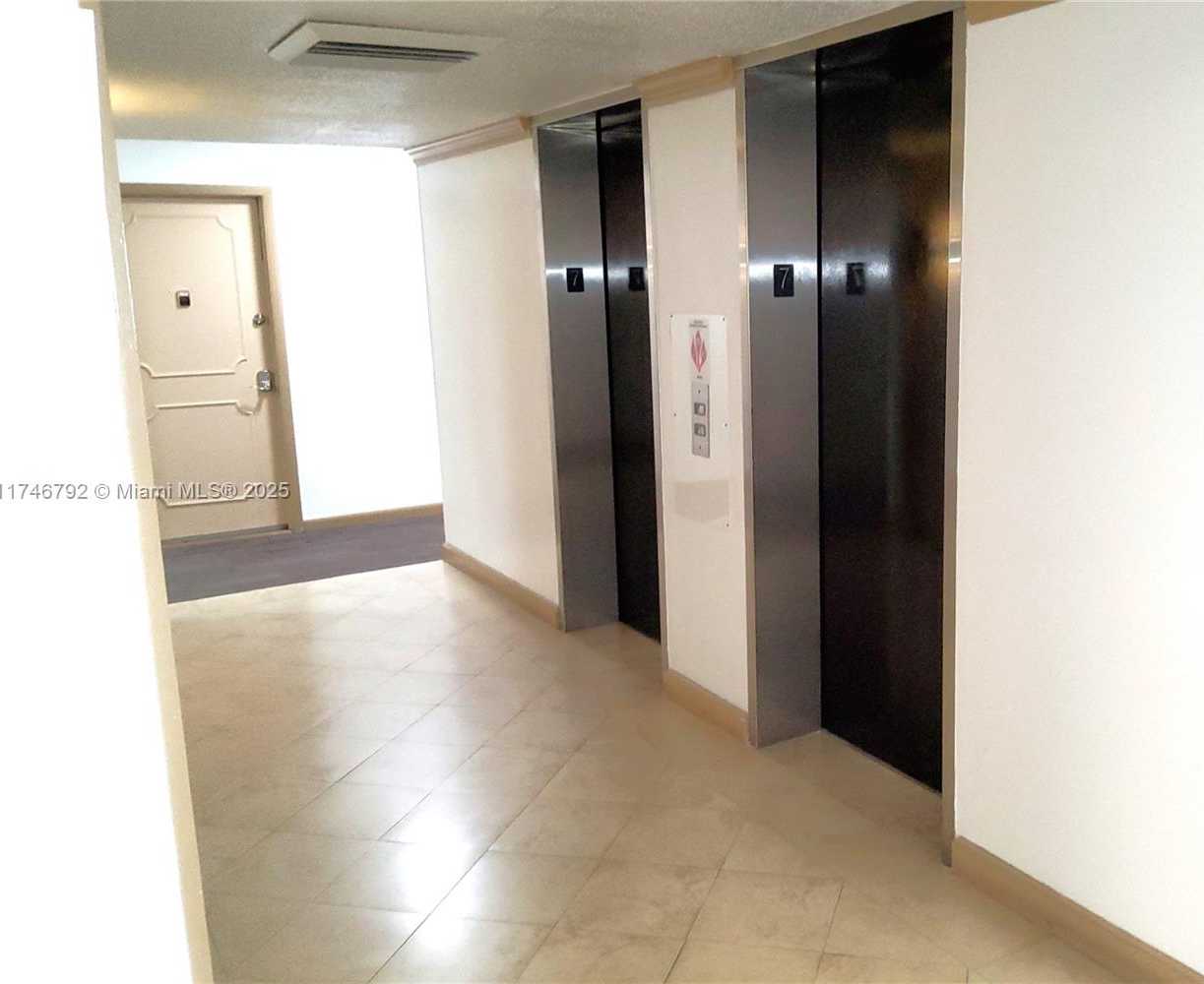 Small Image of 1410 SOUTH OCEAN DR #703, Hollywood Number 19