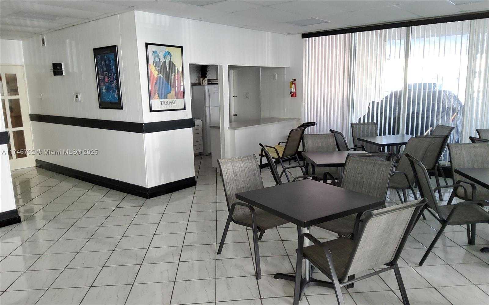 Small Image of 1410 SOUTH OCEAN DR #703, Hollywood Number 21