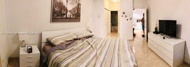 Small Image of Aventura Number 10