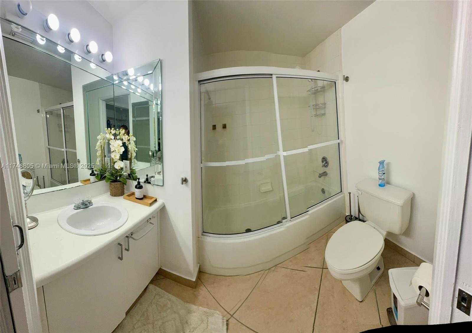 Small Image of Aventura Number 11