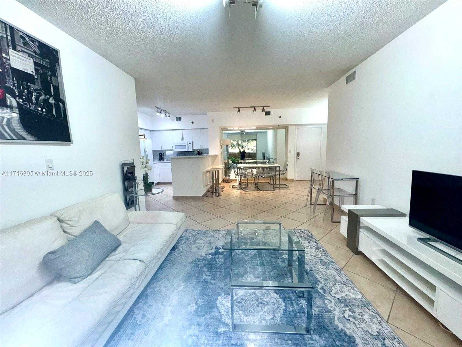 Small Image of Aventura Number 4