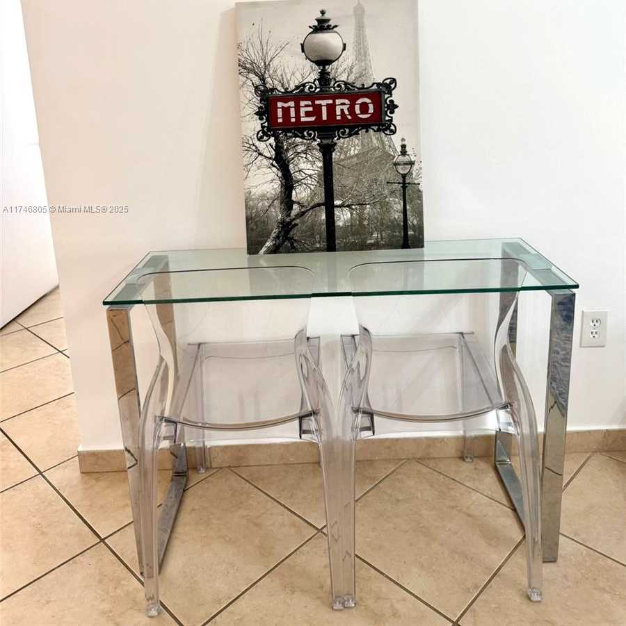 Small Image of Aventura Number 9