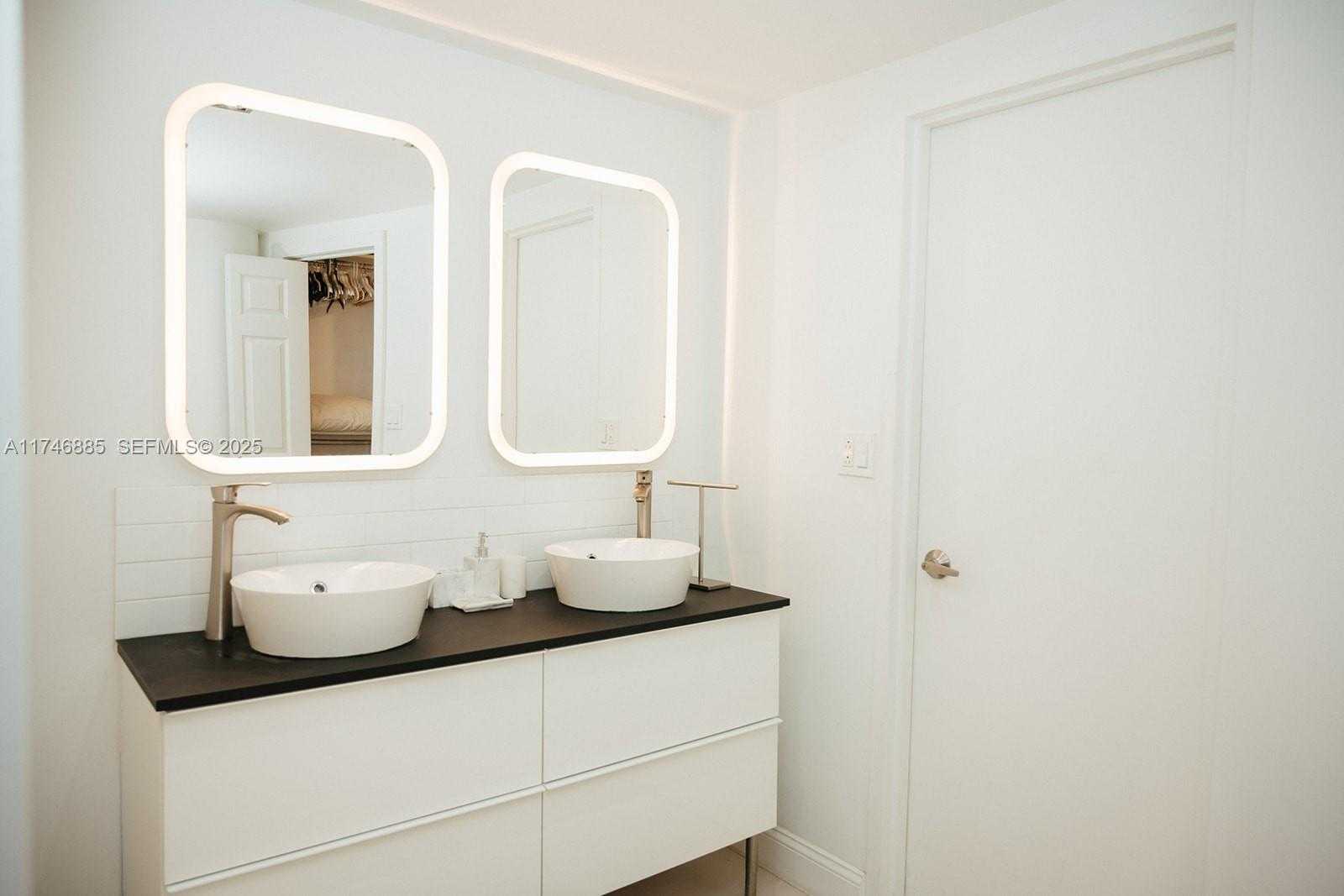 Imagen de Pequeño Objeto