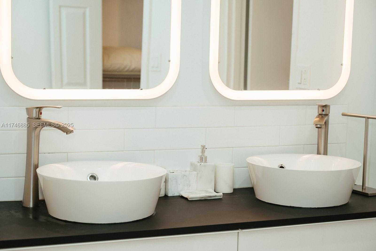 Imagen de Pequeño Objeto