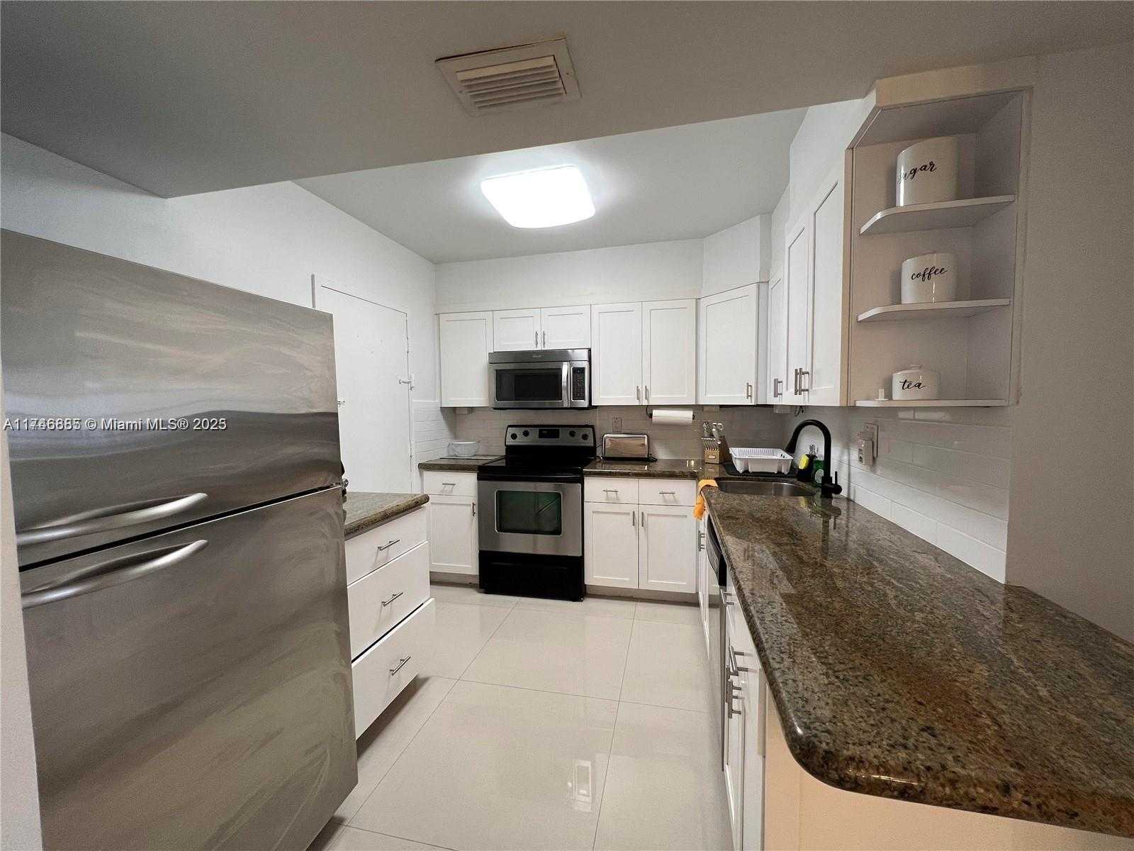 Small Image of 3725 SOUTH OCEAN DR #1019, Hollywood Number 9