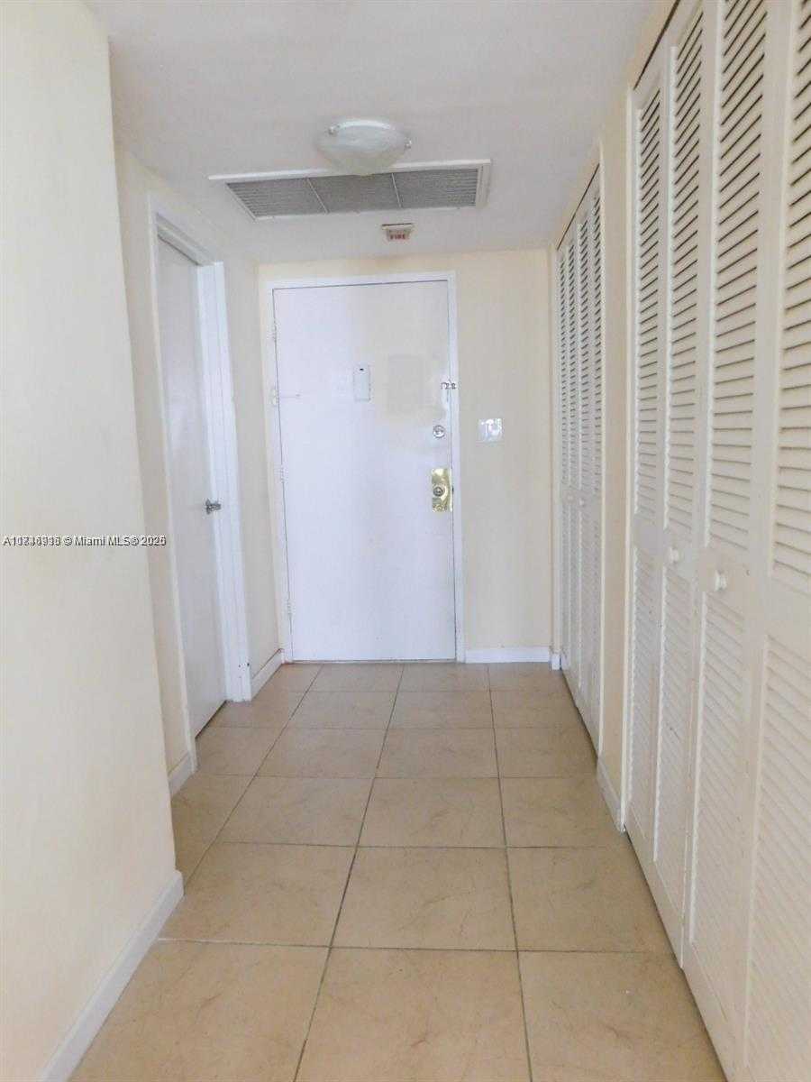 Small Image of 5401 COLLINS AVE #1213, Miami Beach Number 22
