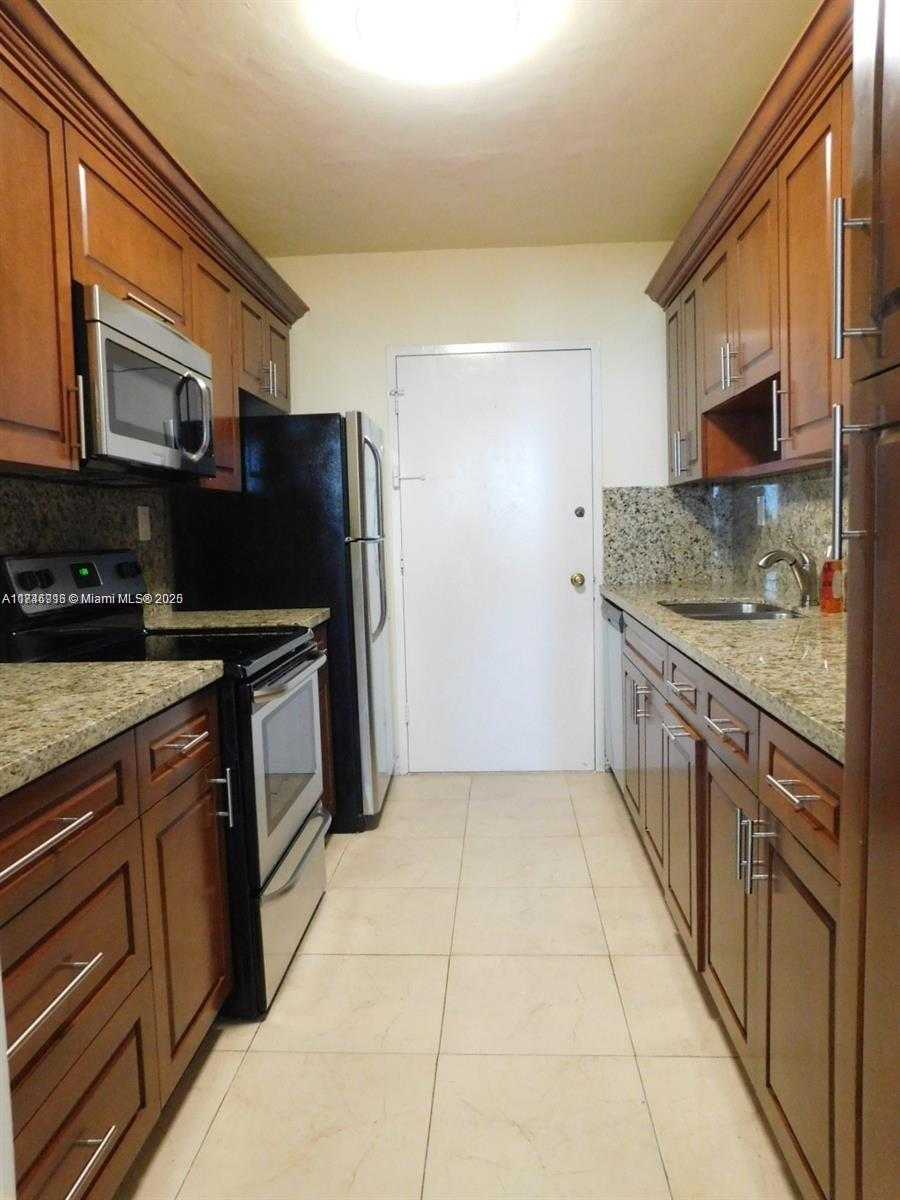 Small Image of 5401 COLLINS AVE #1213, Miami Beach Number 23