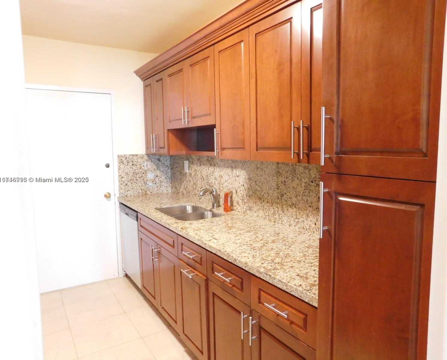 Small Image of 5401 COLLINS AVE #1213, Miami Beach Number 24