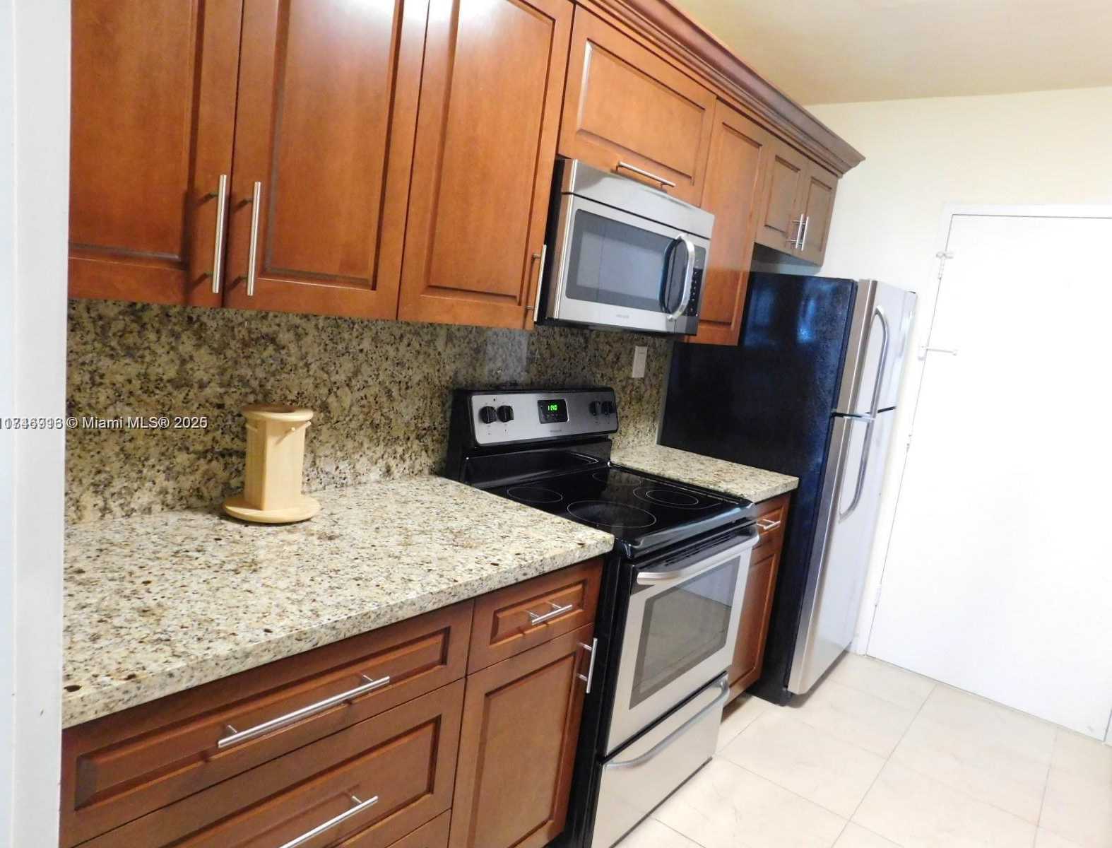 Small Image of 5401 COLLINS AVE #1213, Miami Beach Number 25