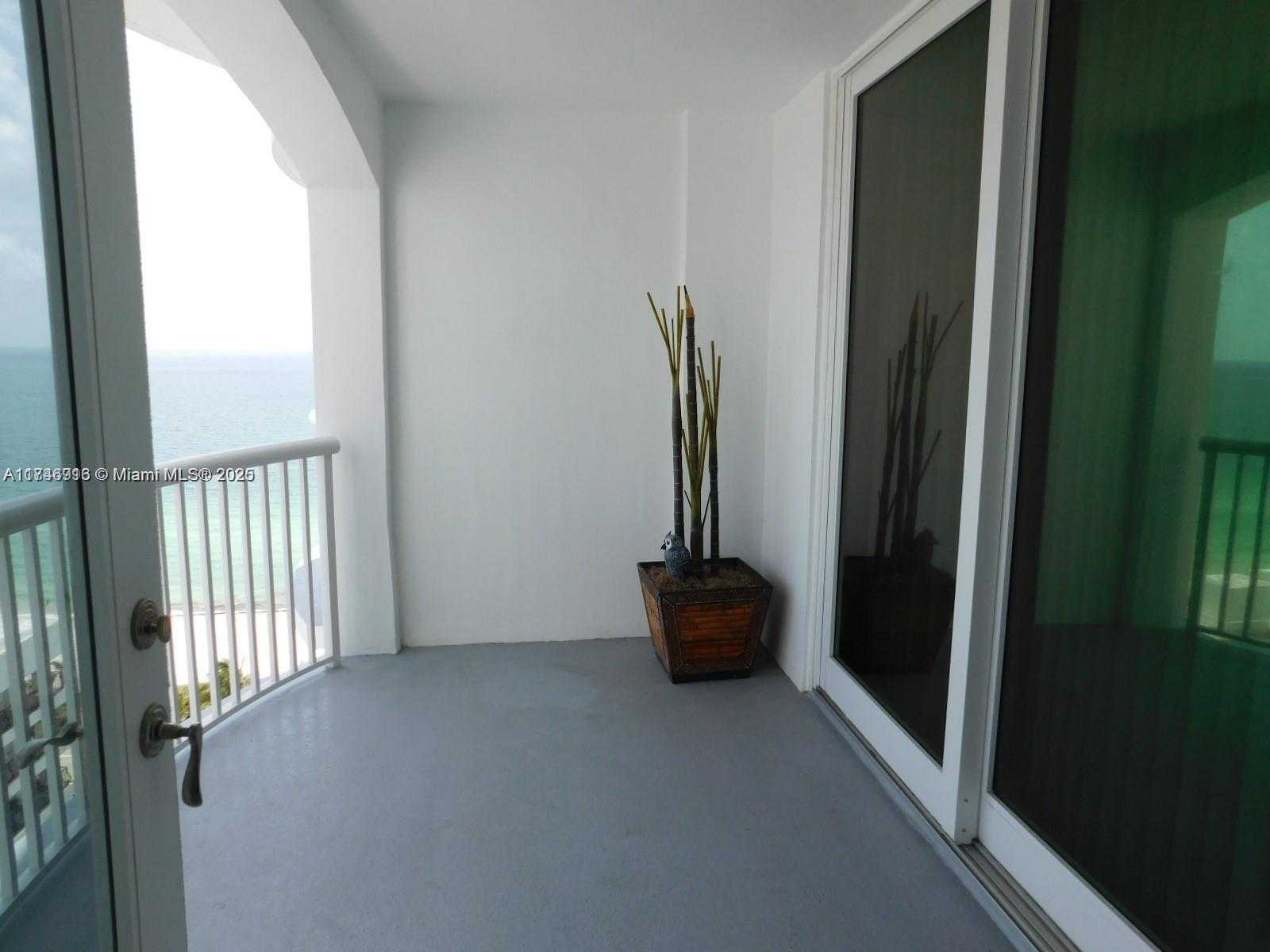 Small Image of 5401 COLLINS AVE #1213, Miami Beach Number 31