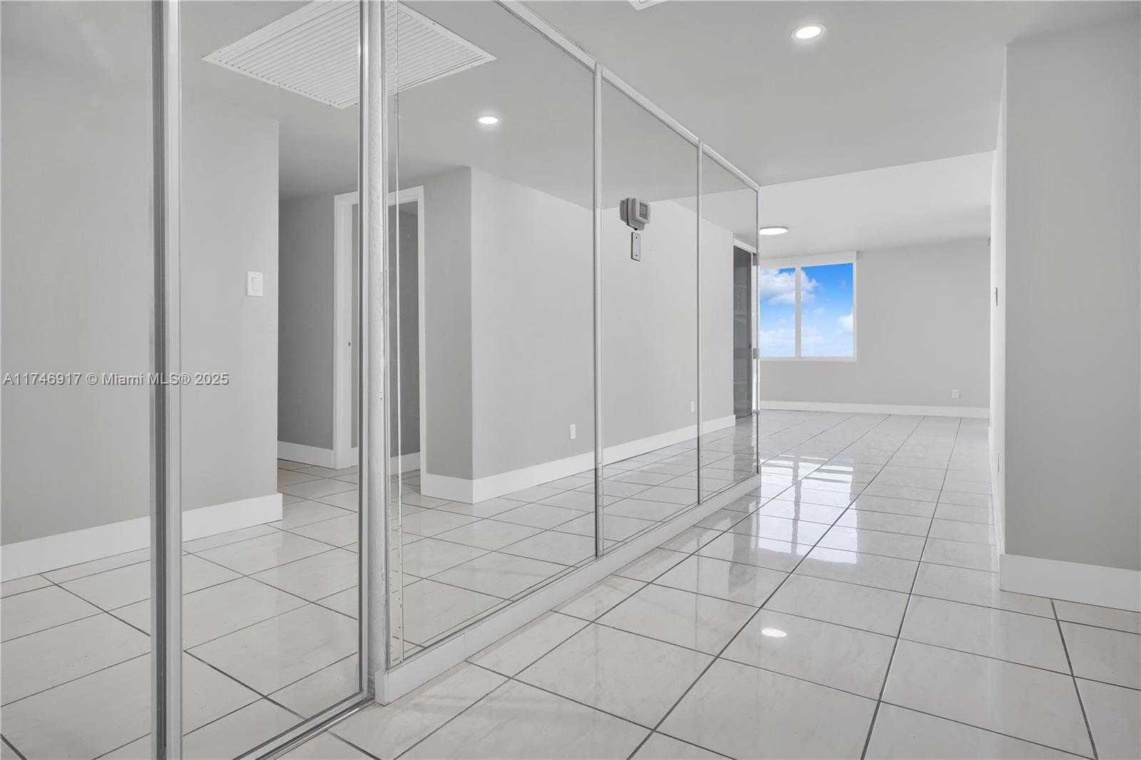 Small Image of 5401 5401 COLLINS AVE #919, Miami Beach Number 24