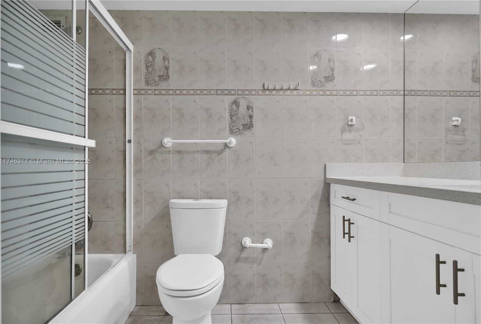 Small Image of 5401 5401 COLLINS AVE #919, Miami Beach Number 32