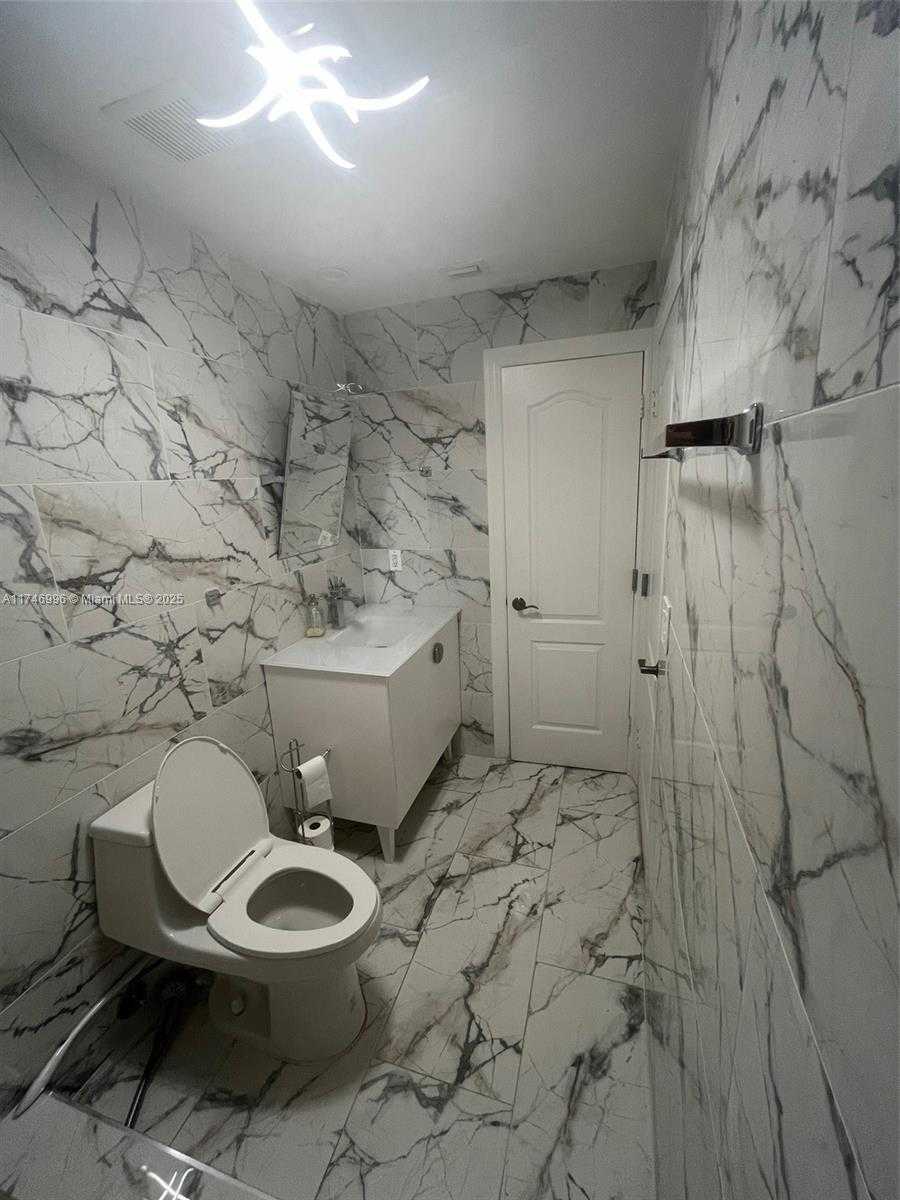 Small Image of 3915 NORTH EAST 168TH ST #3915, North Miami Beach Number 10