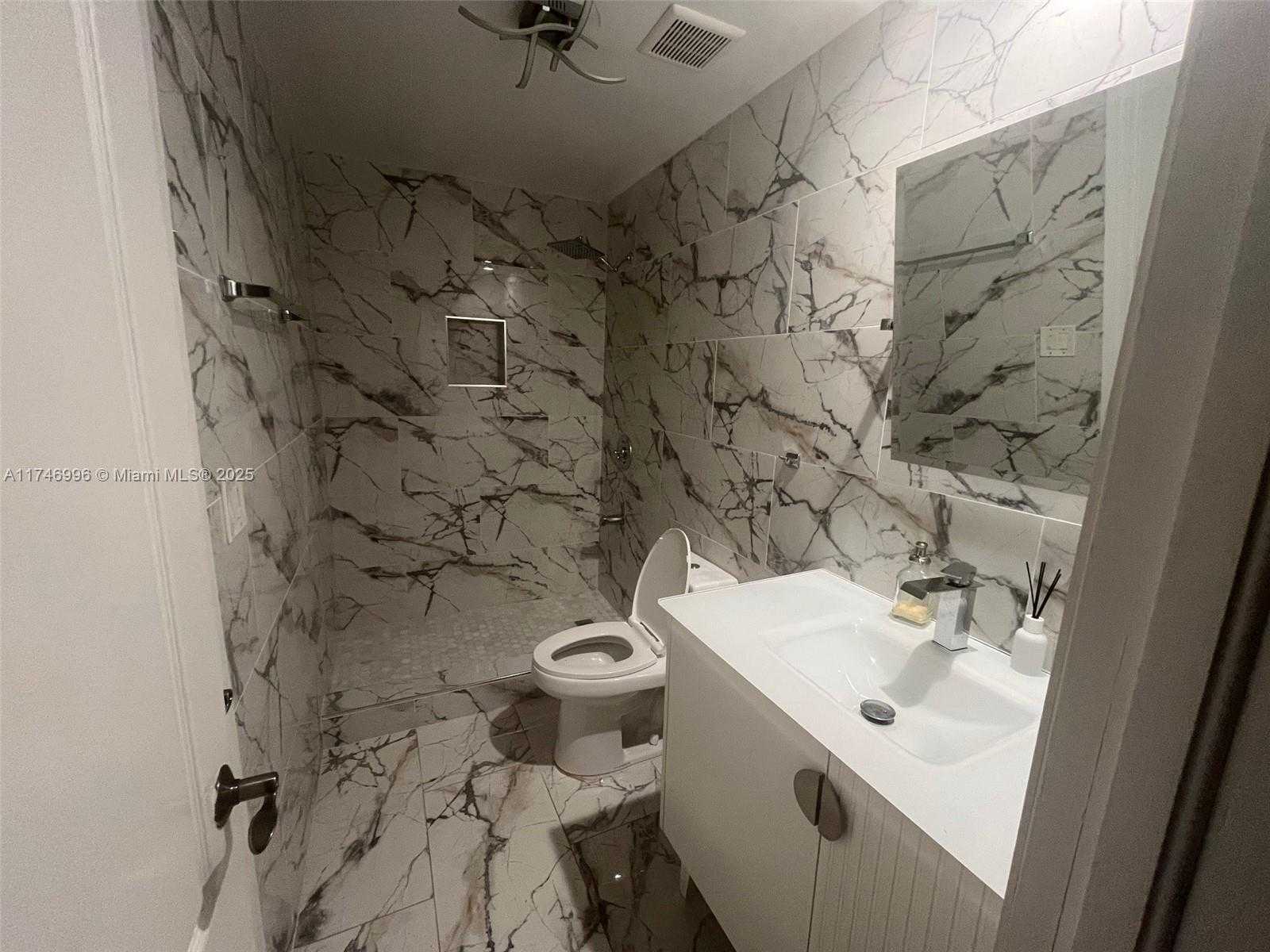 Small Image of 3915 NORTH EAST 168TH ST #3915, North Miami Beach Number 11