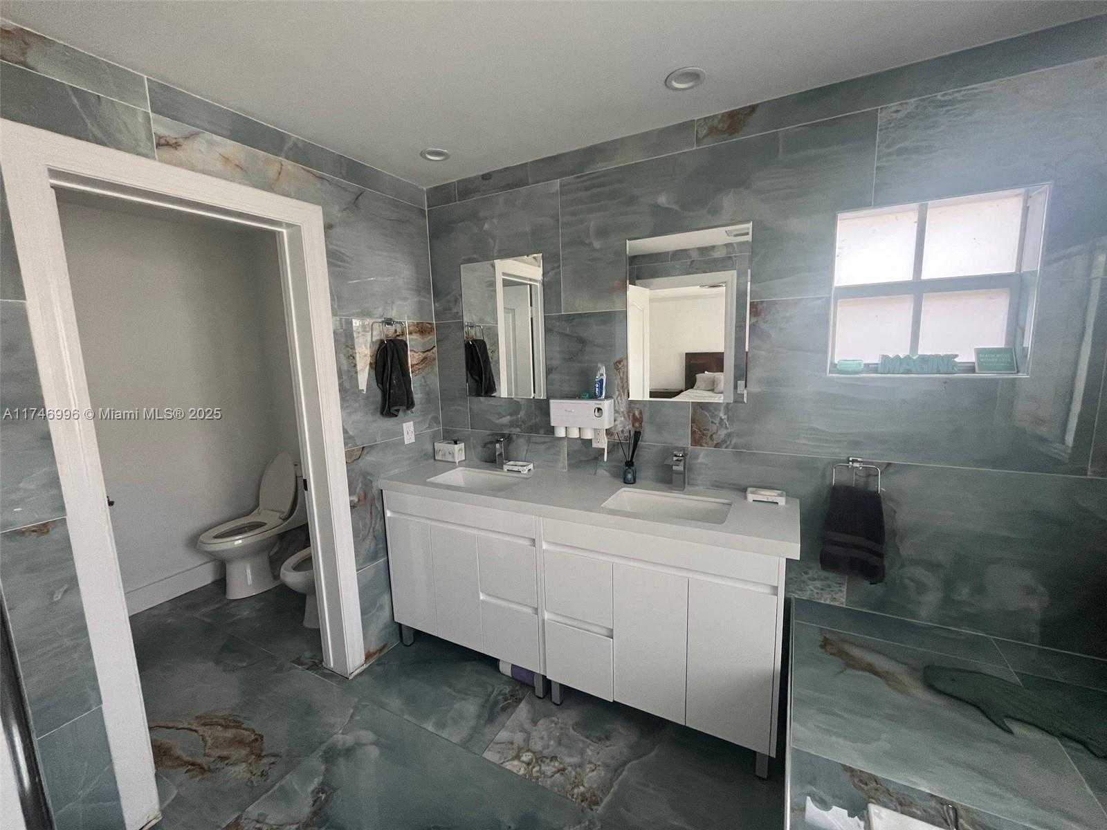 Small Image of 3915 NORTH EAST 168TH ST #3915, North Miami Beach Number 13