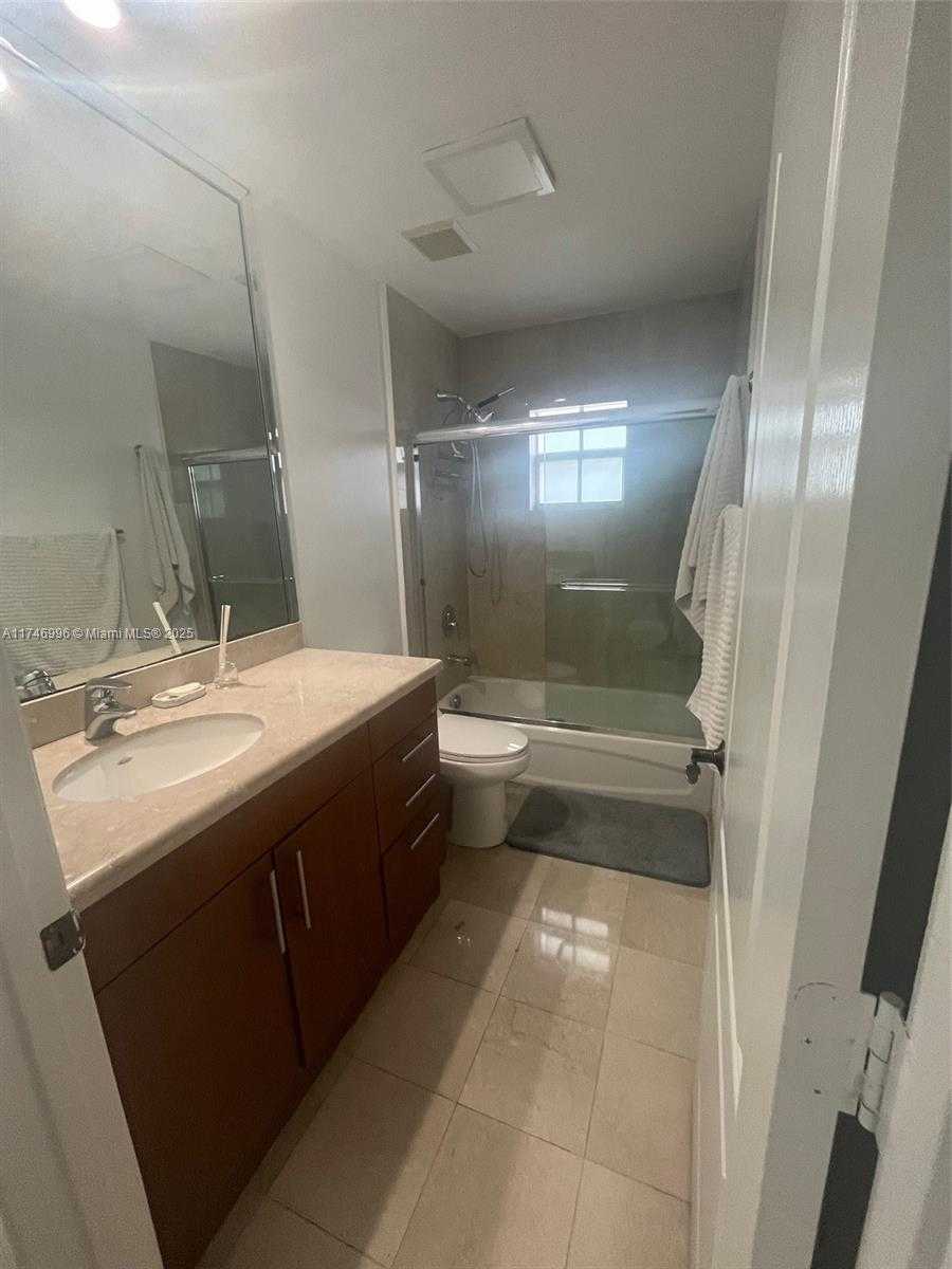 Small Image of 3915 NORTH EAST 168TH ST #3915, North Miami Beach Number 16