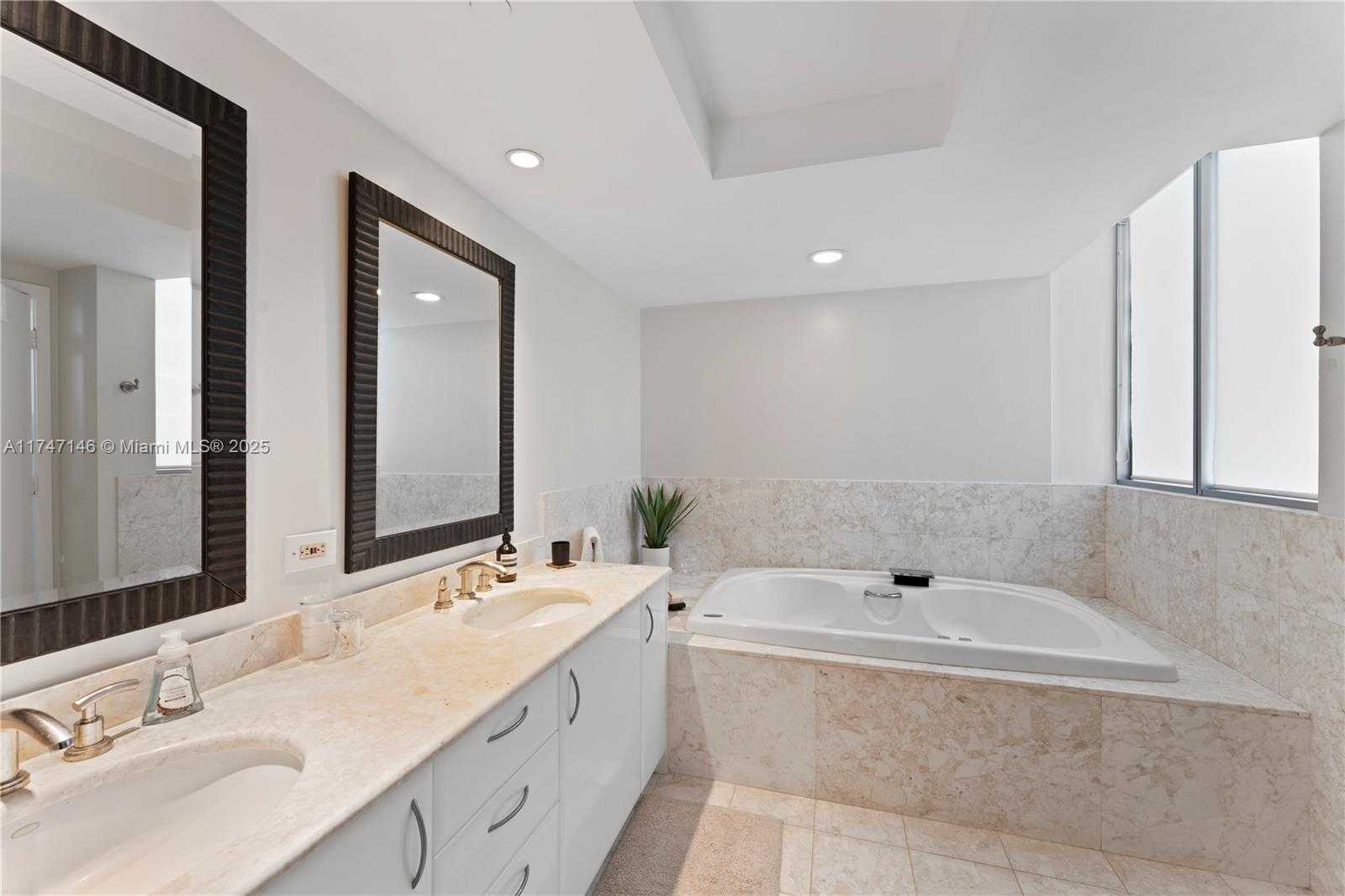 Small Image of 1331 BRICKELL BAY DR #1902, Miami Number 19