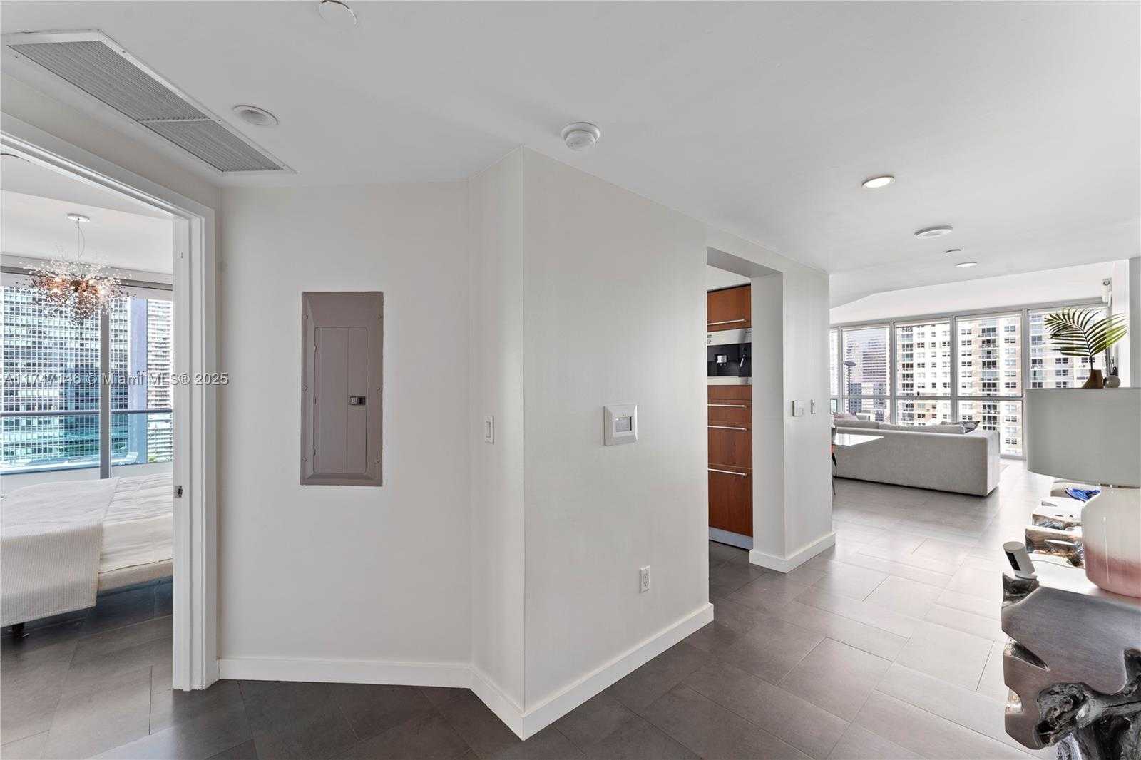 Small Image of 1331 BRICKELL BAY DR #1902, Miami Number 4