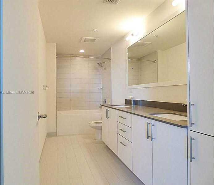 Small Image of 999 SOUTH WEST 1ST AVE #2907, Miami Number 4