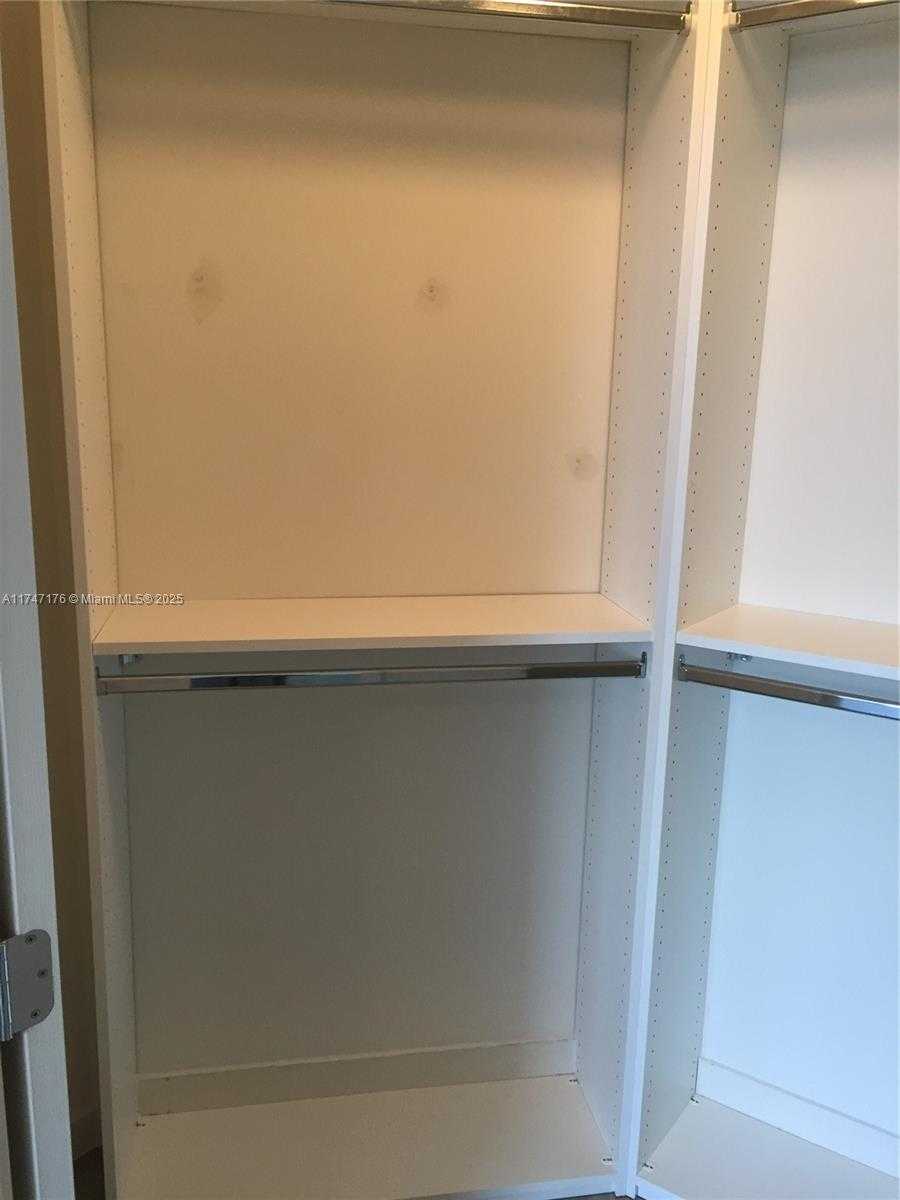 Small Image of 999 SOUTH WEST 1ST AVE #2907, Miami Number 5