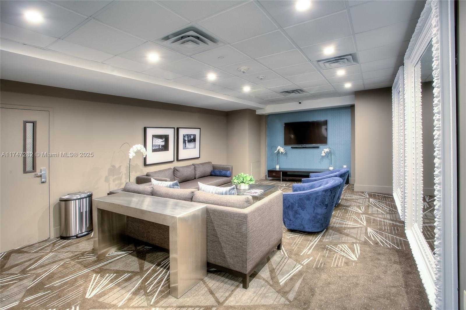 Small Image of 5701 COLLINS AVE #PH12, Miami Beach Number 22
