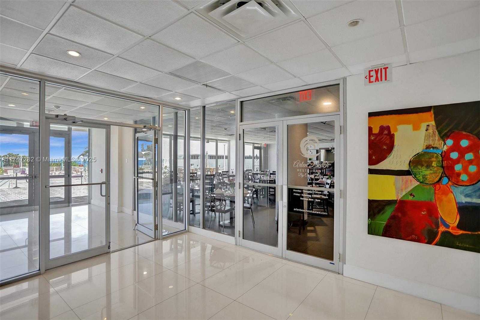 Small Image of 5701 COLLINS AVE #PH12, Miami Beach Number 35