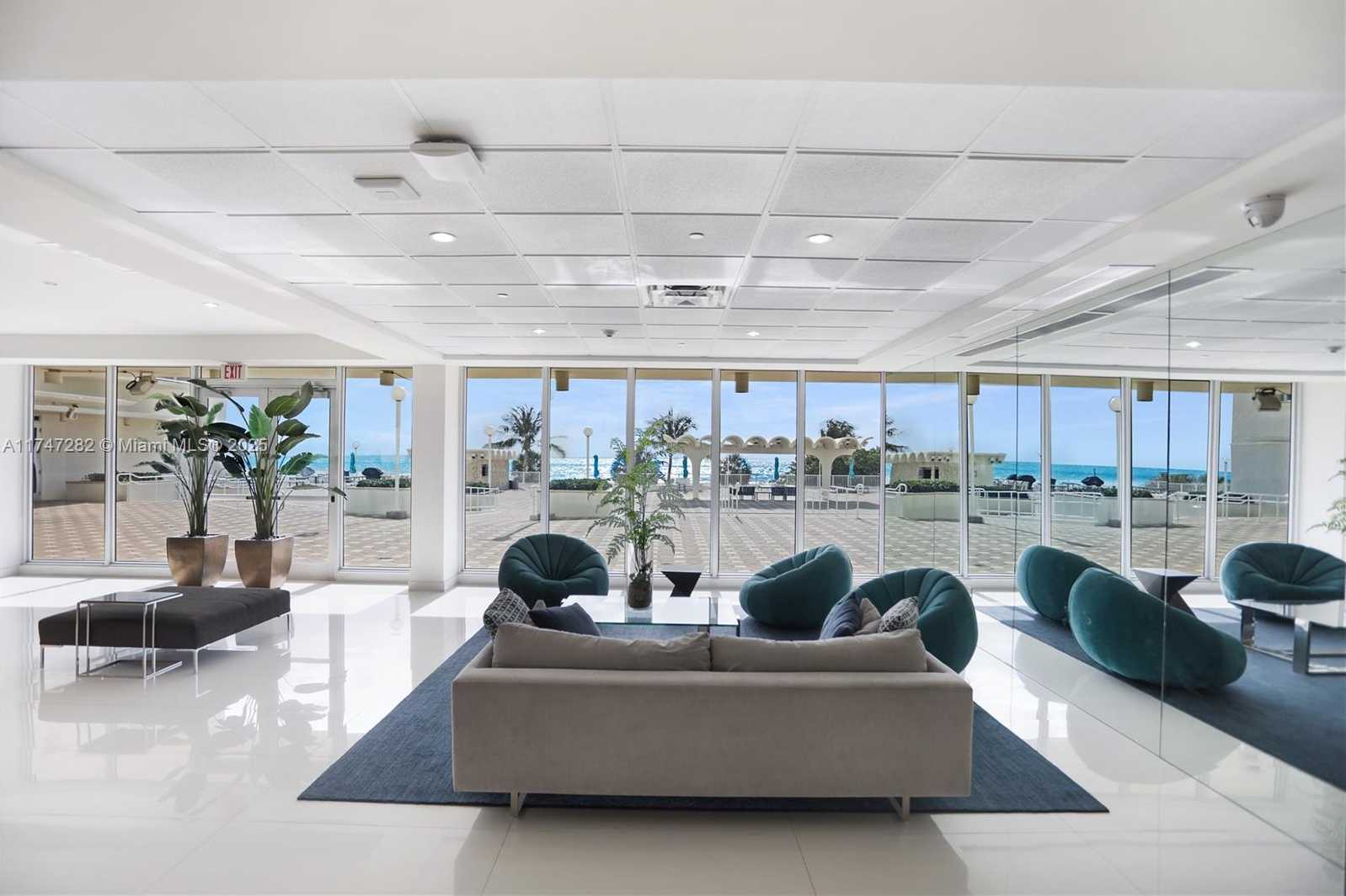 Small Image of 5701 COLLINS AVE #PH12, Miami Beach Number 36