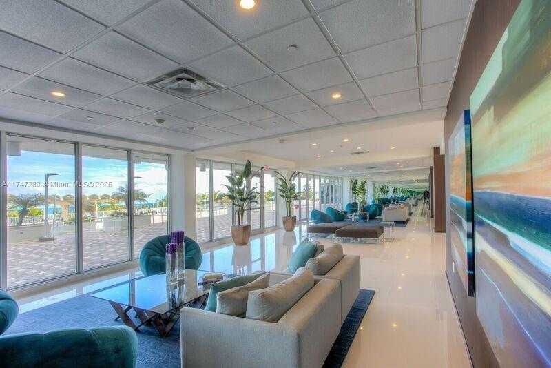 Small Image of 5701 COLLINS AVE #PH12, Miami Beach Number 37